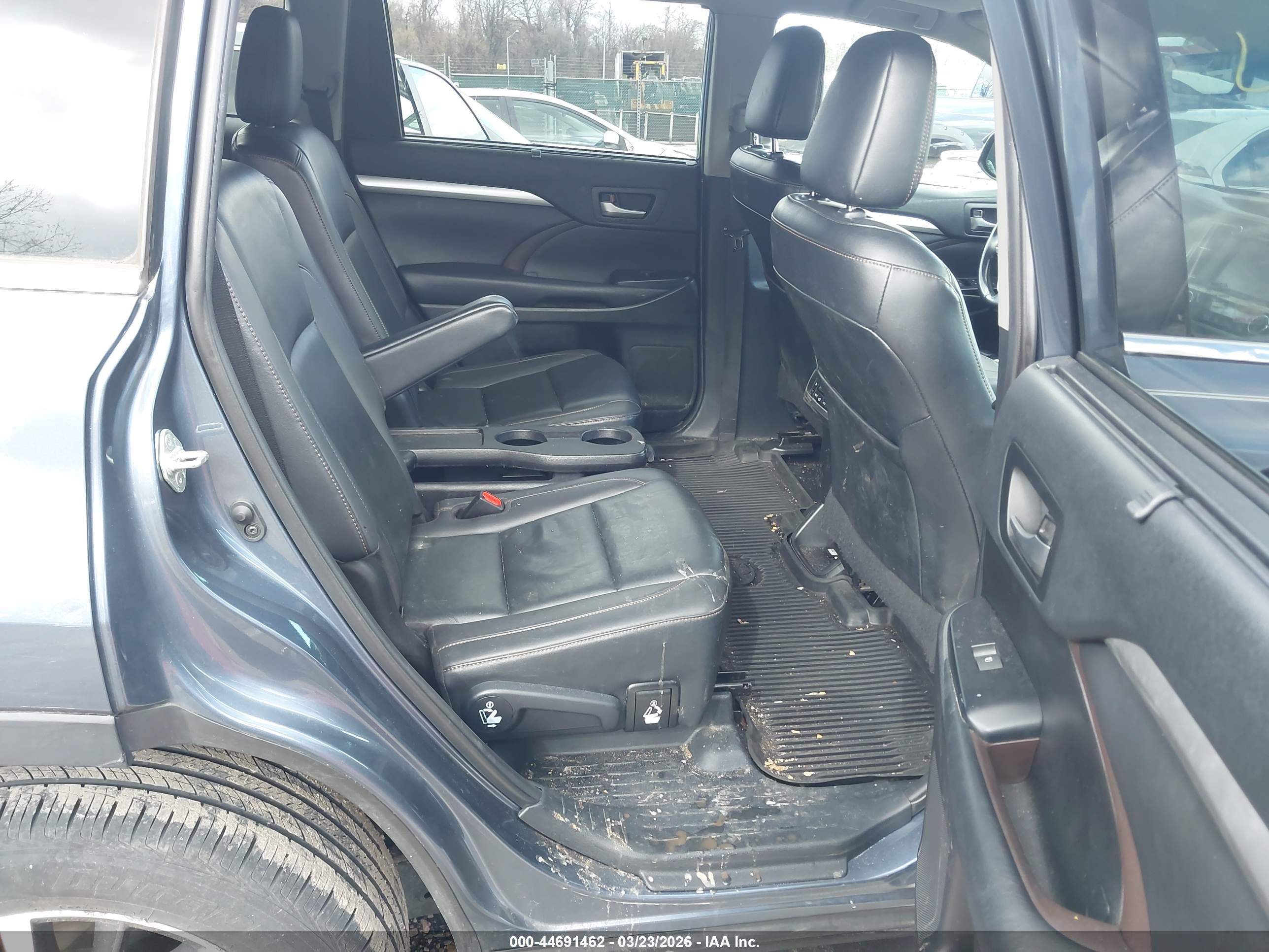 TOYOTA HIGHLANDER image 8