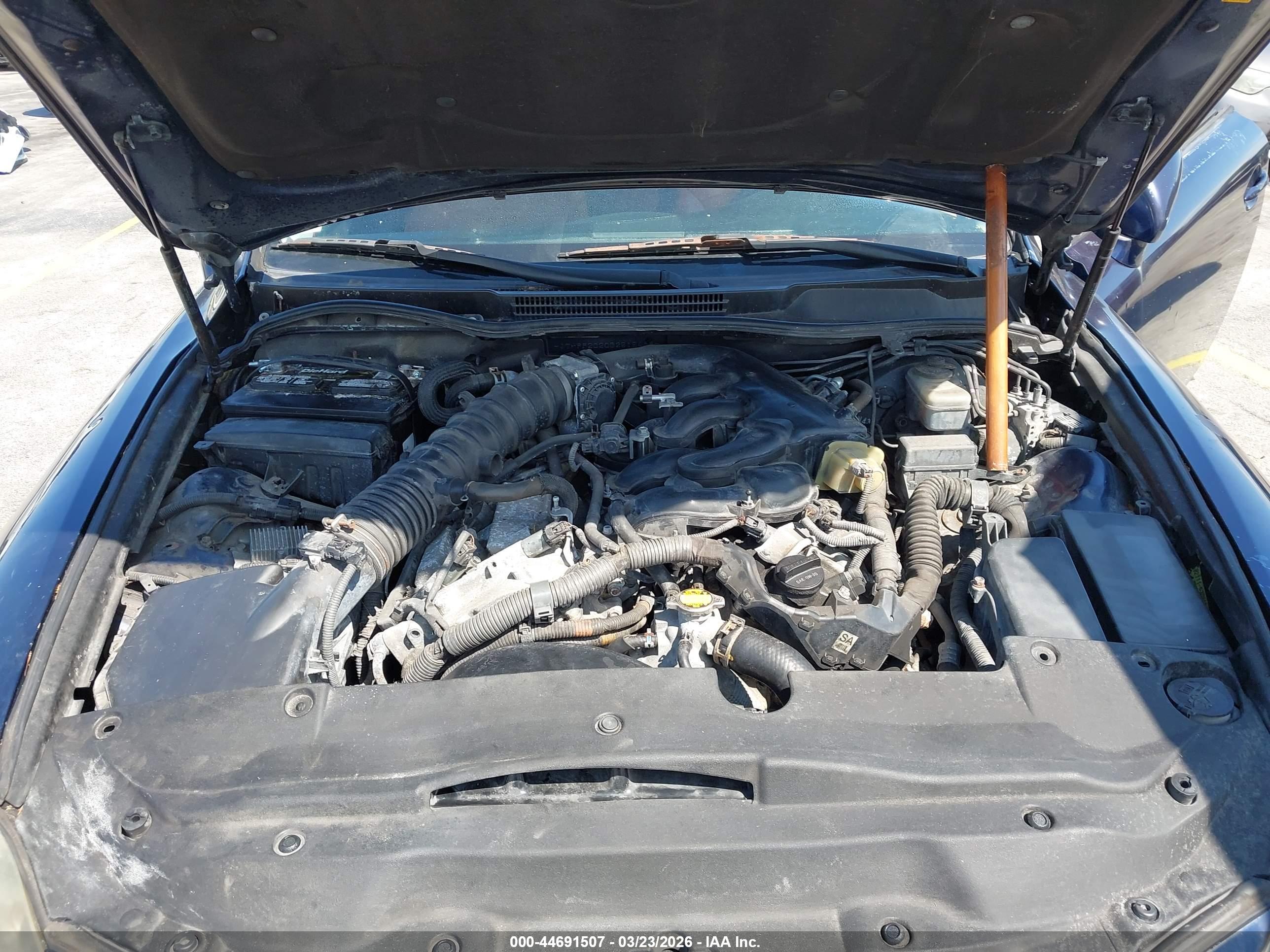LEXUS IS image 10