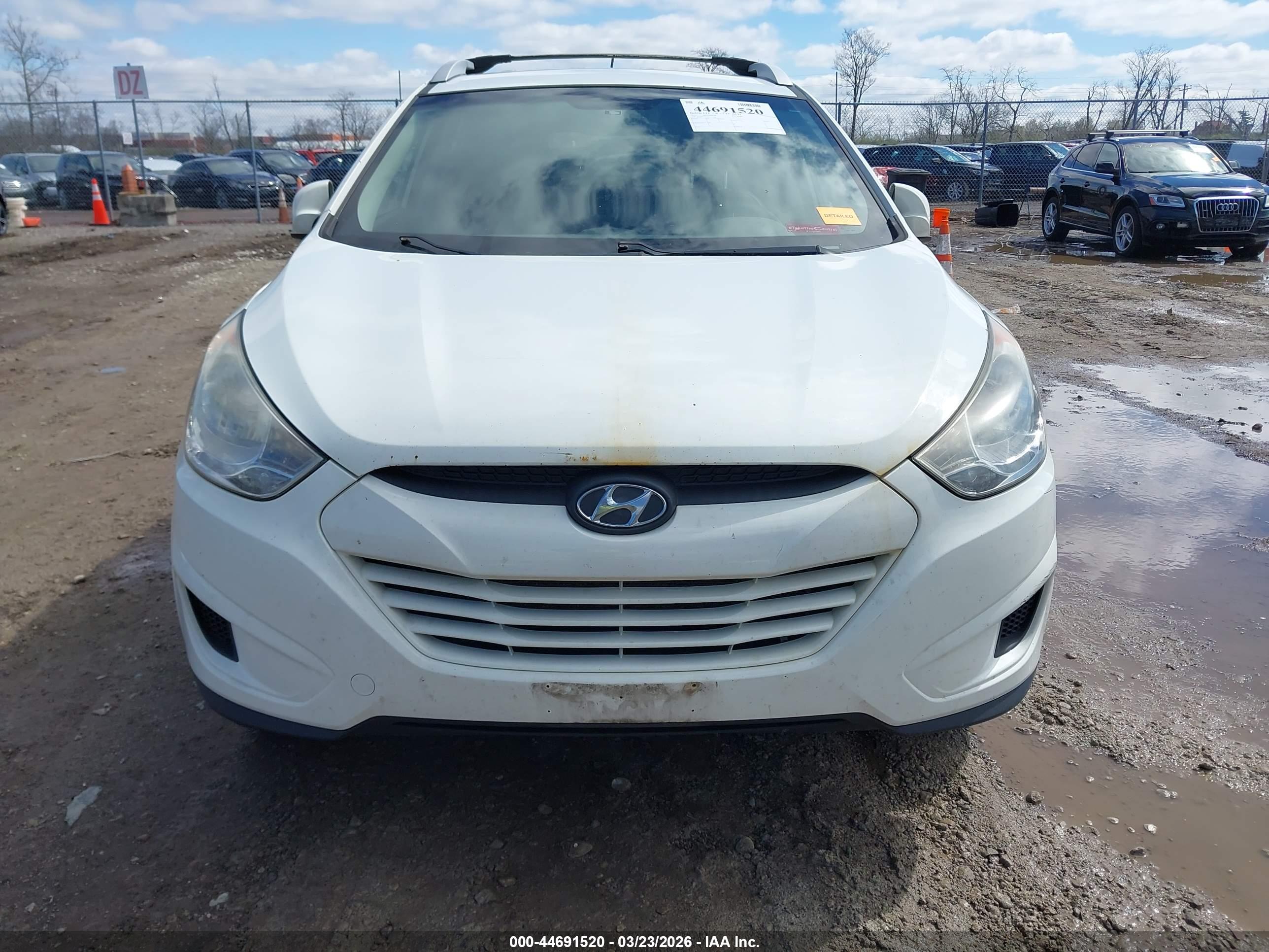 HYUNDAI TUCSON image 6