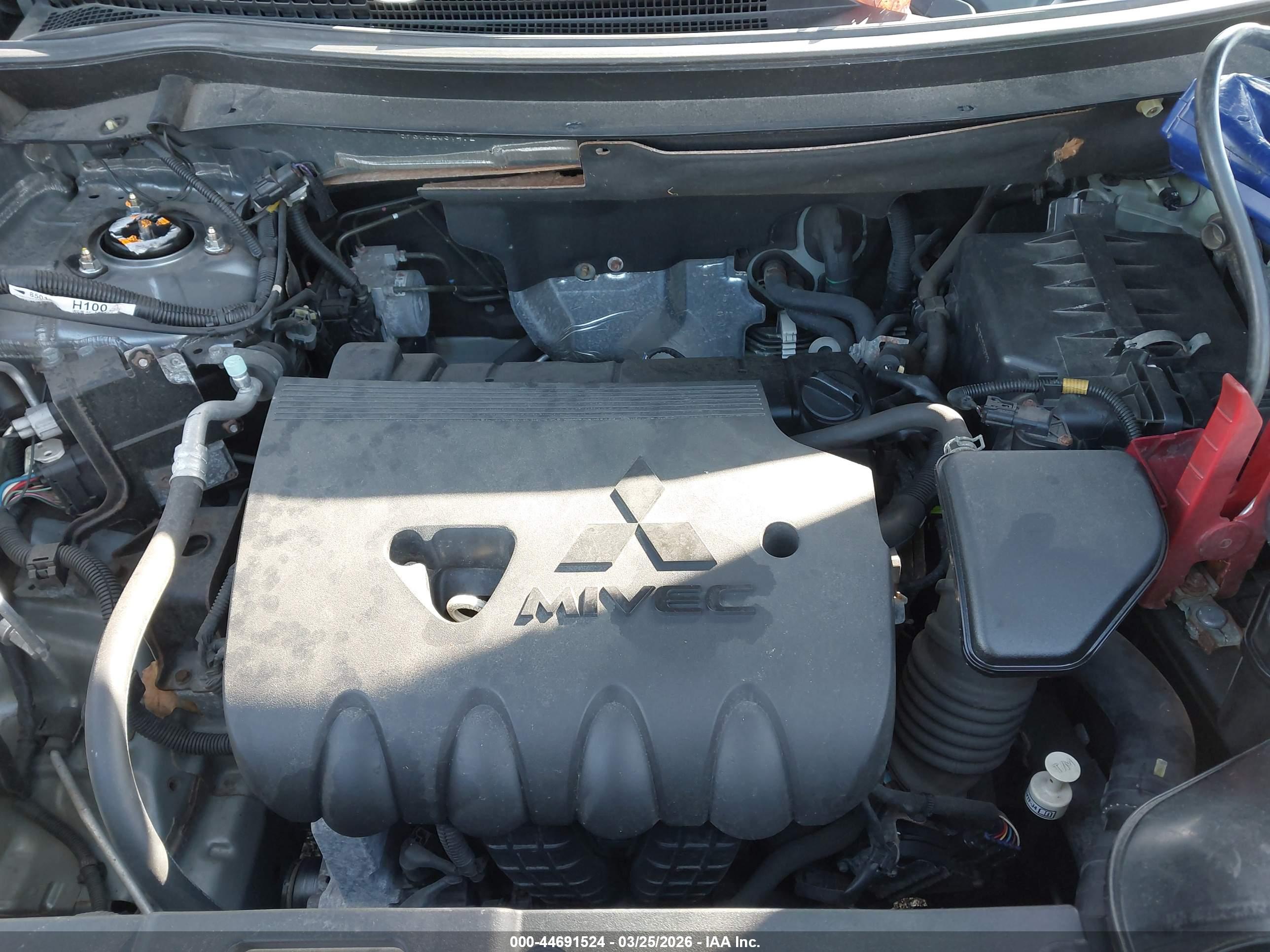 MITSUBISHI OUTLANDER image 10