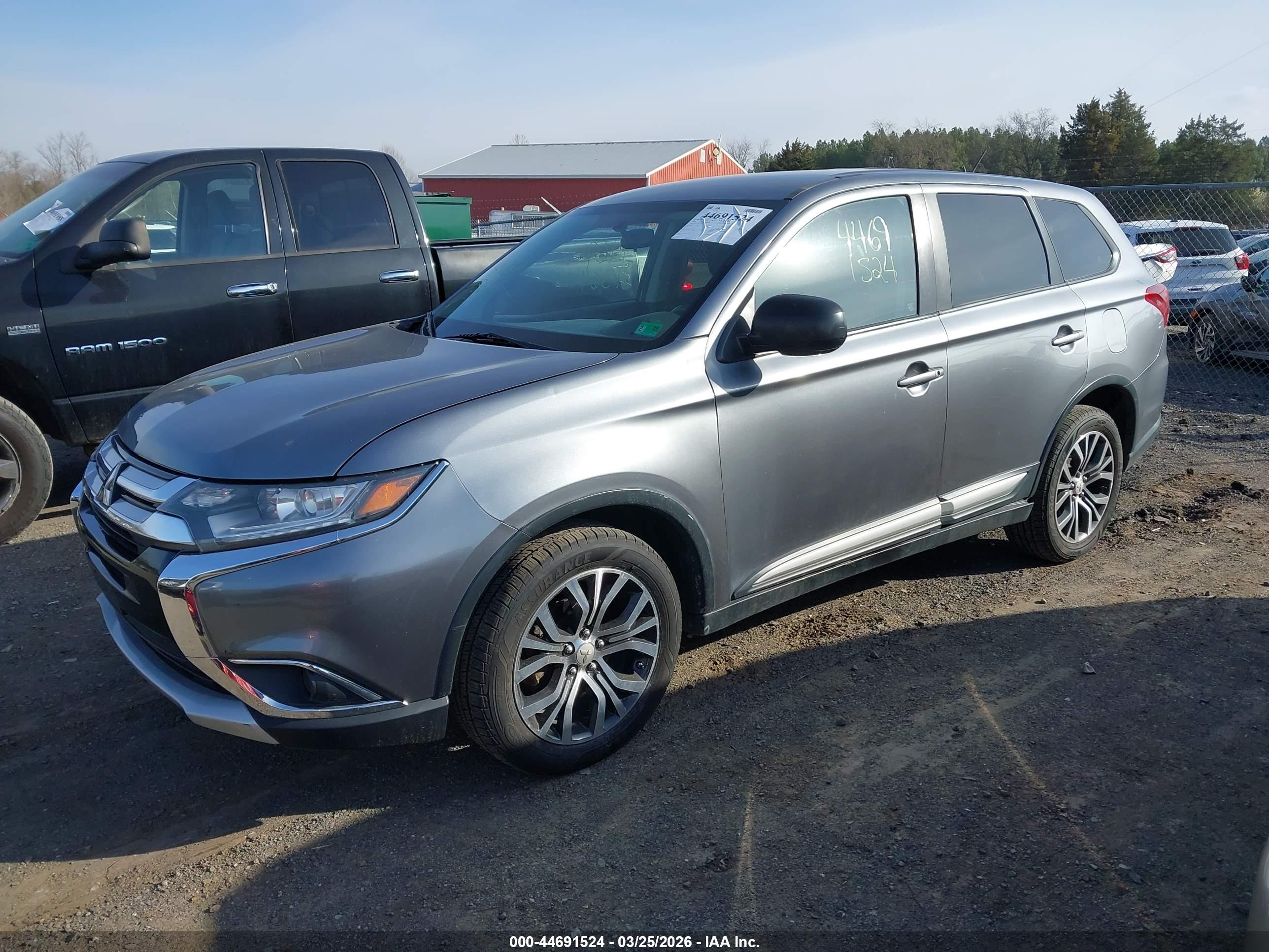 MITSUBISHI OUTLANDER image 2