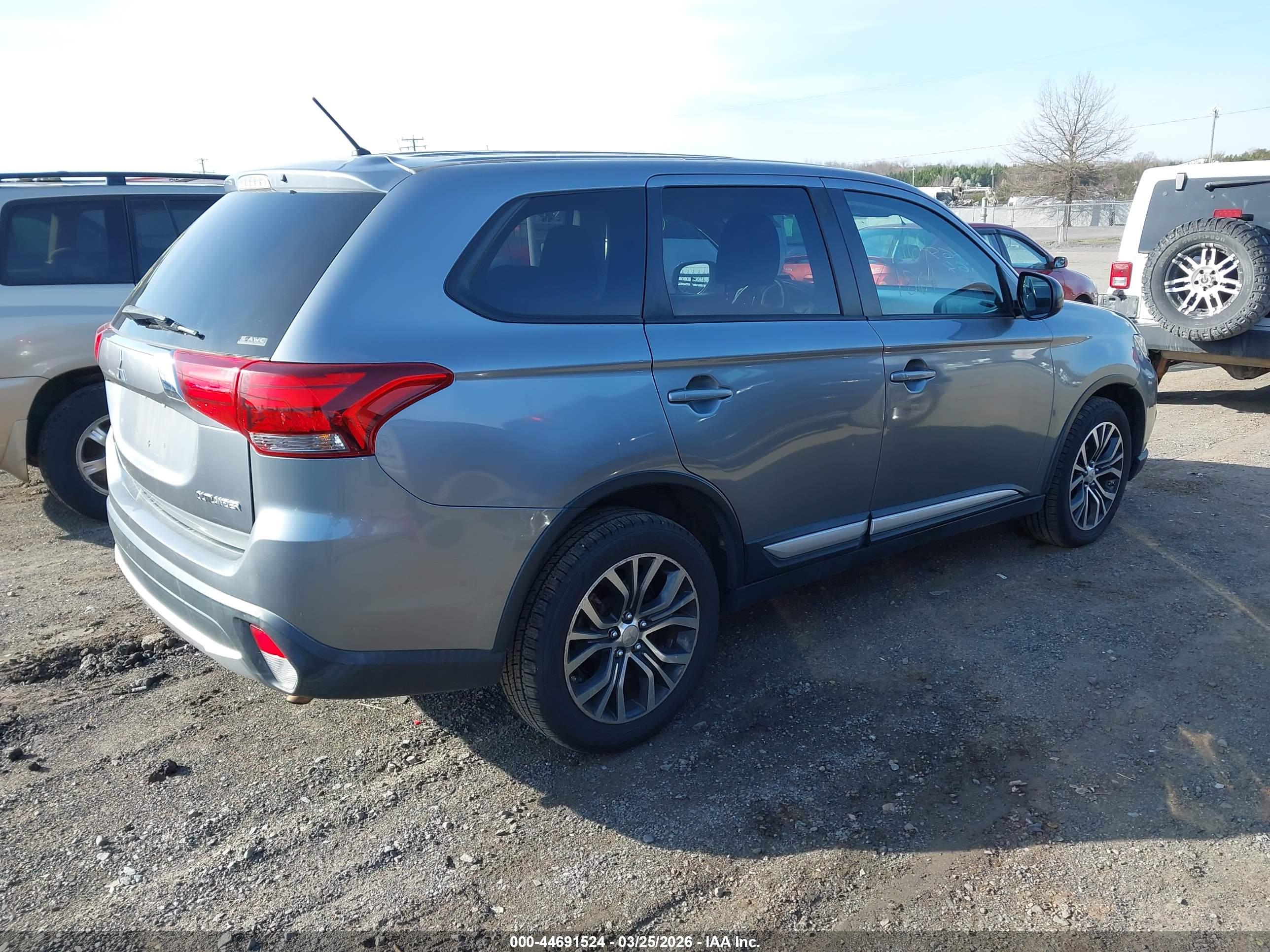 MITSUBISHI OUTLANDER image 4