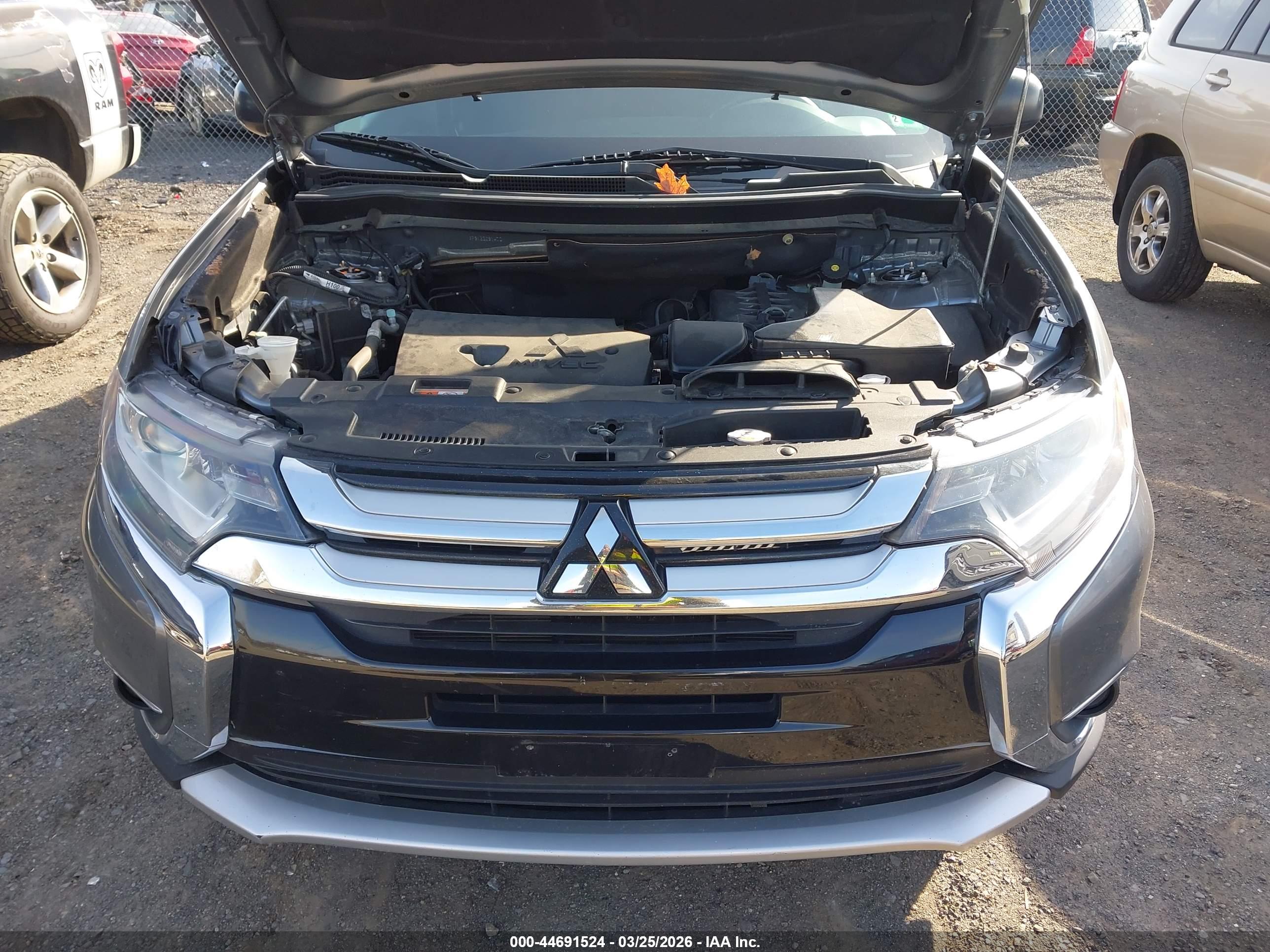 MITSUBISHI OUTLANDER image 6