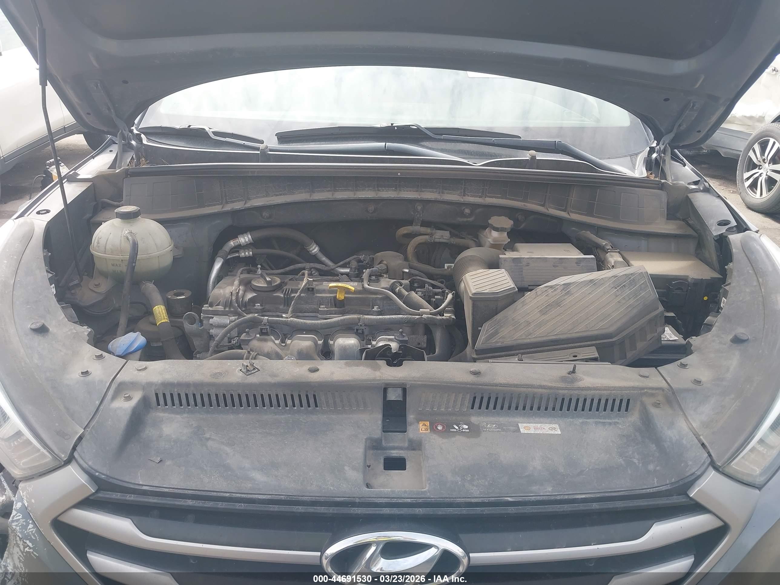 HYUNDAI TUCSON image 10