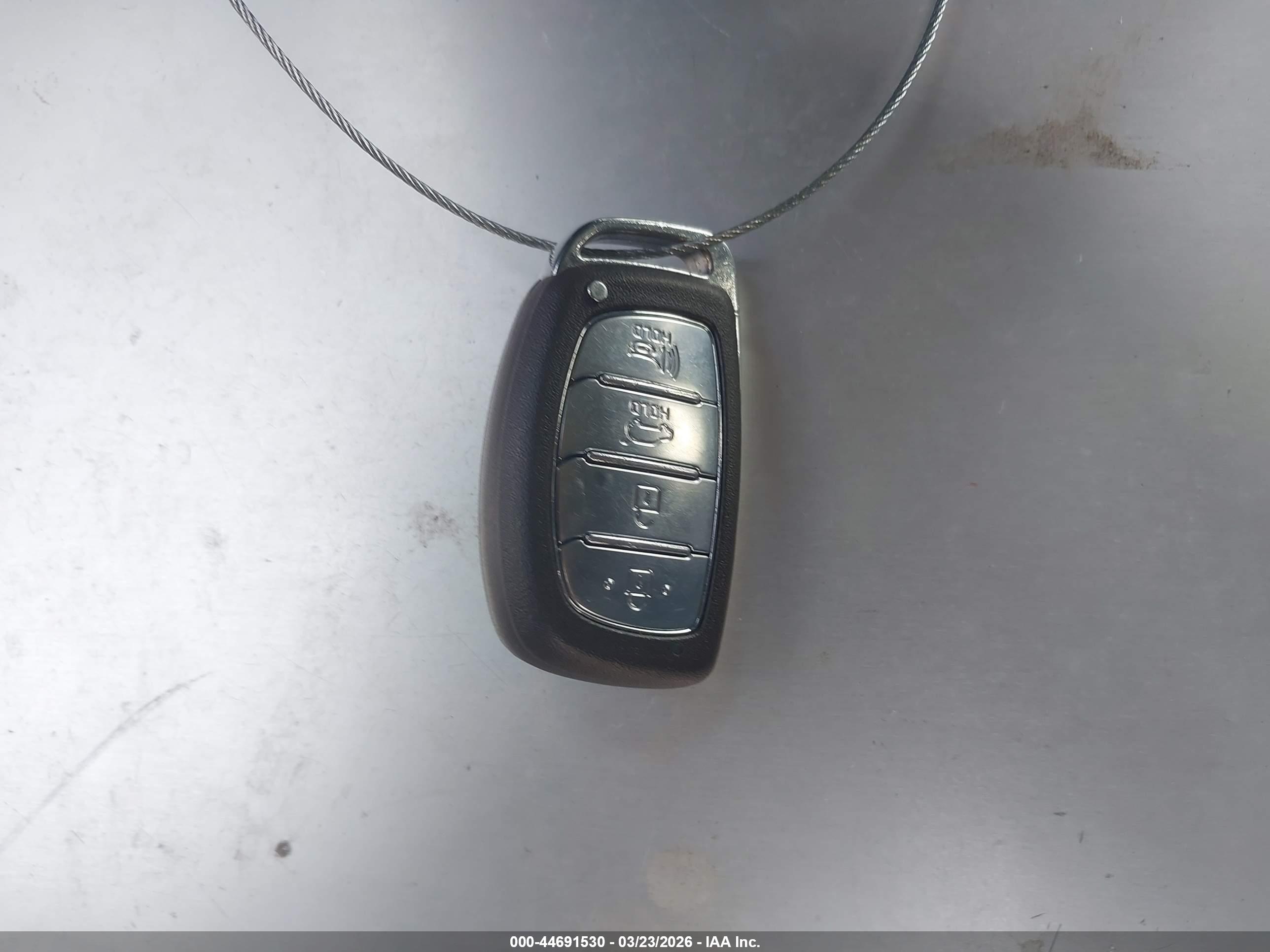 HYUNDAI TUCSON image 11