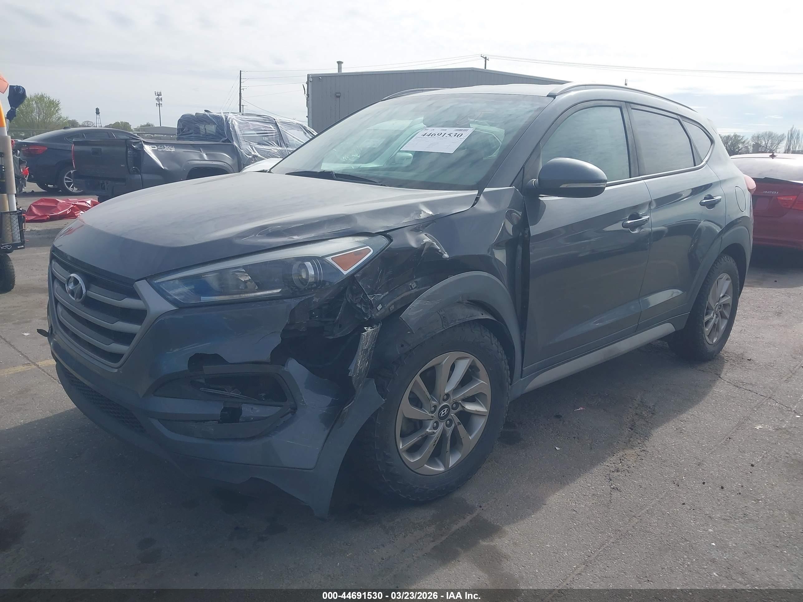 HYUNDAI TUCSON image 2
