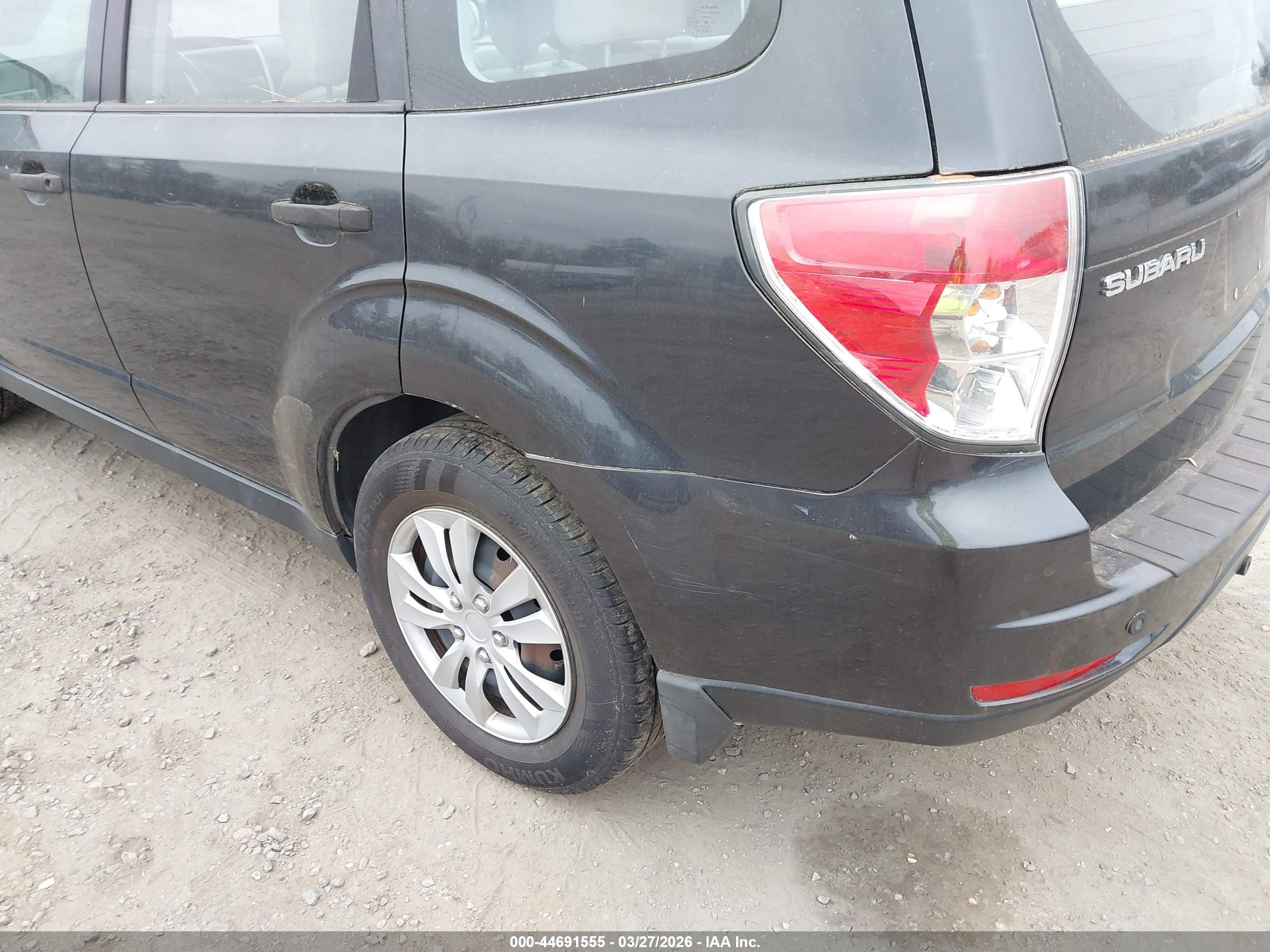 SUBARU FORESTER image 6