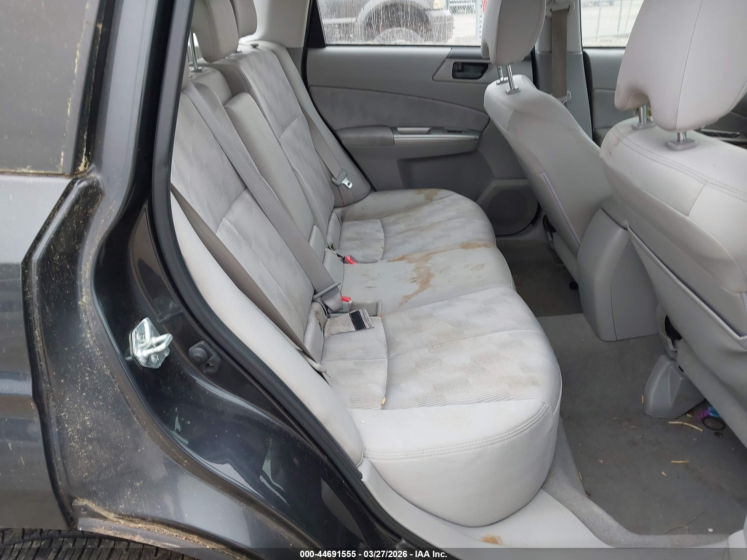 SUBARU FORESTER image 8
