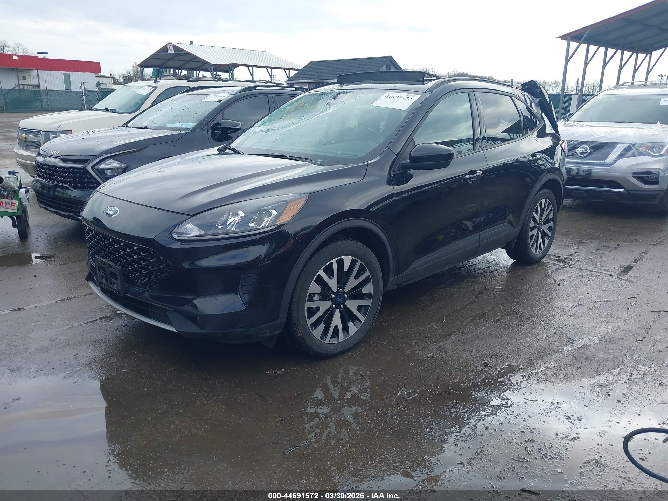 FORD ESCAPE image 2