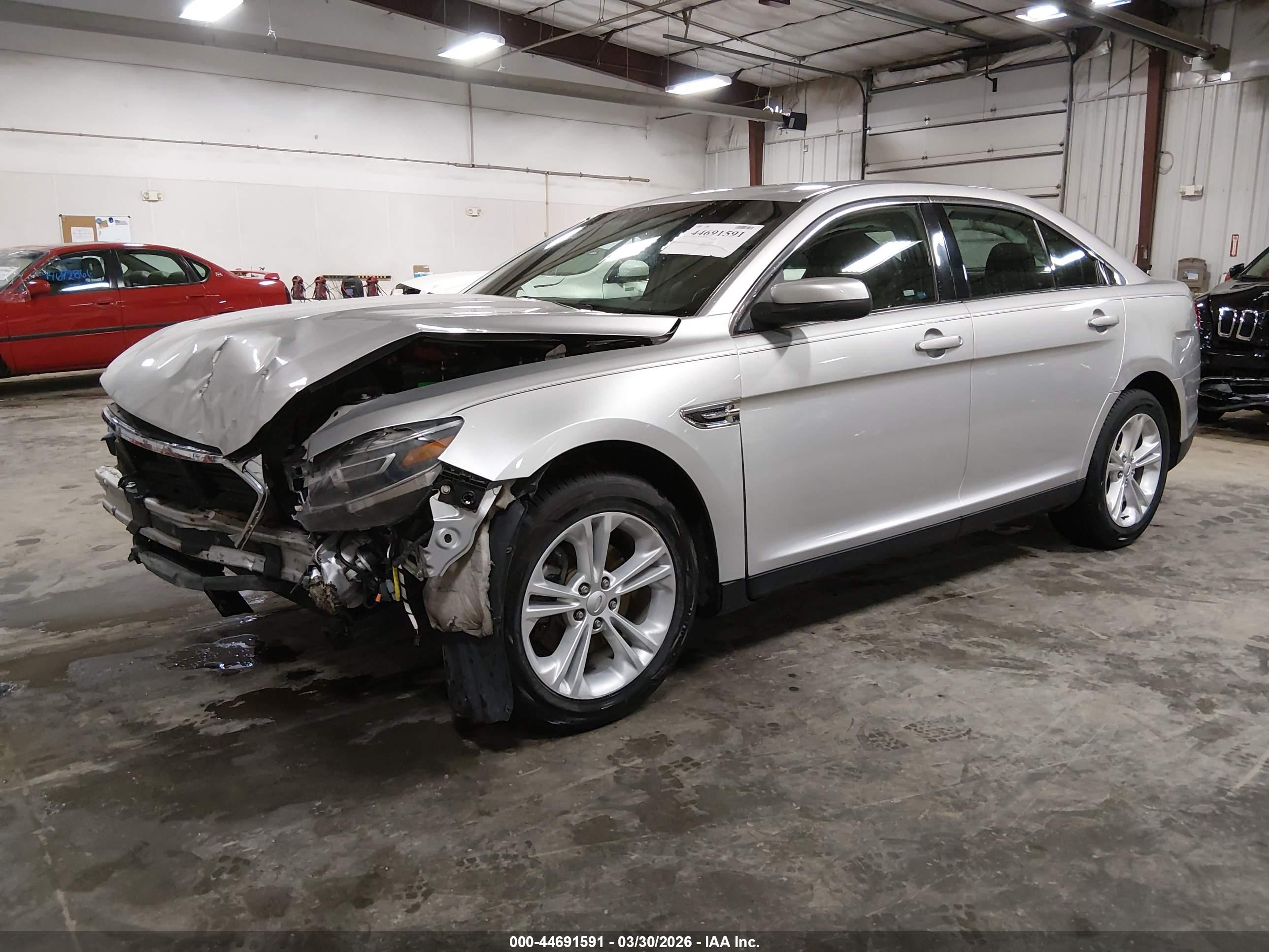FORD TAURUS image 2