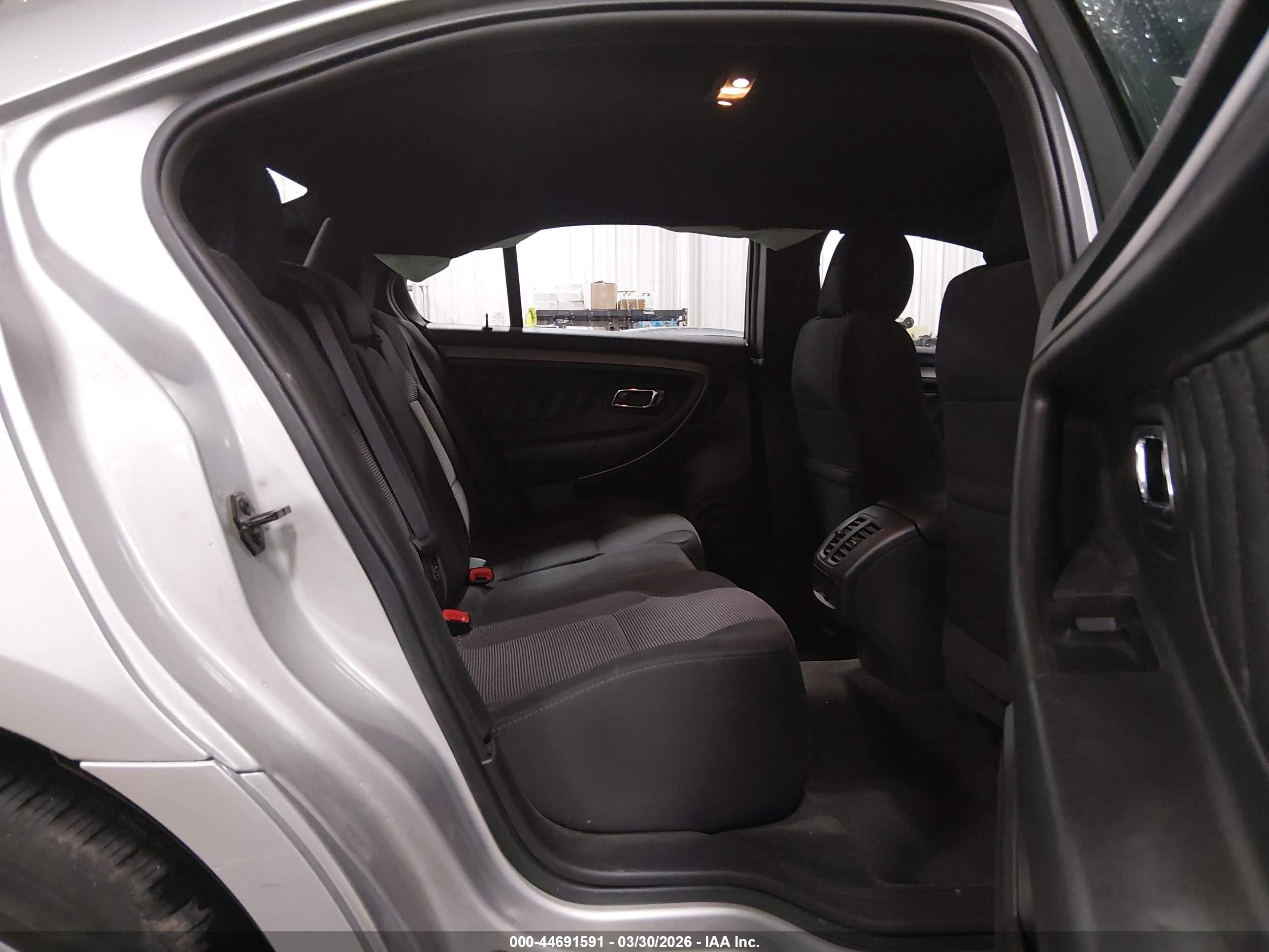FORD TAURUS image 8