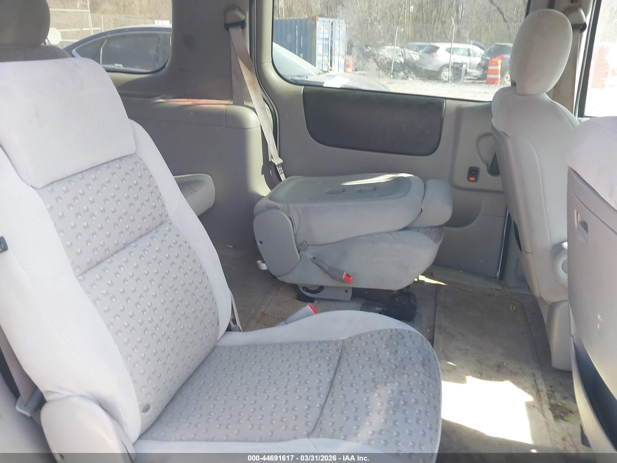 CHEVROLET UPLANDER image 8