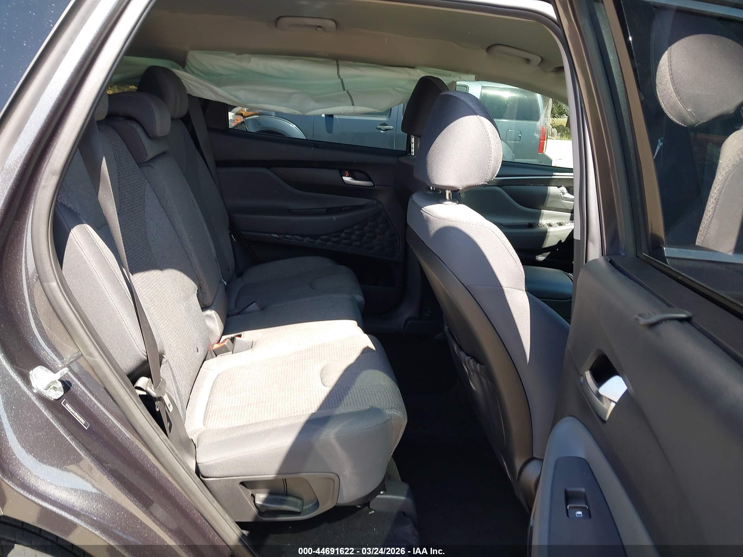 HYUNDAI SANTA image 8