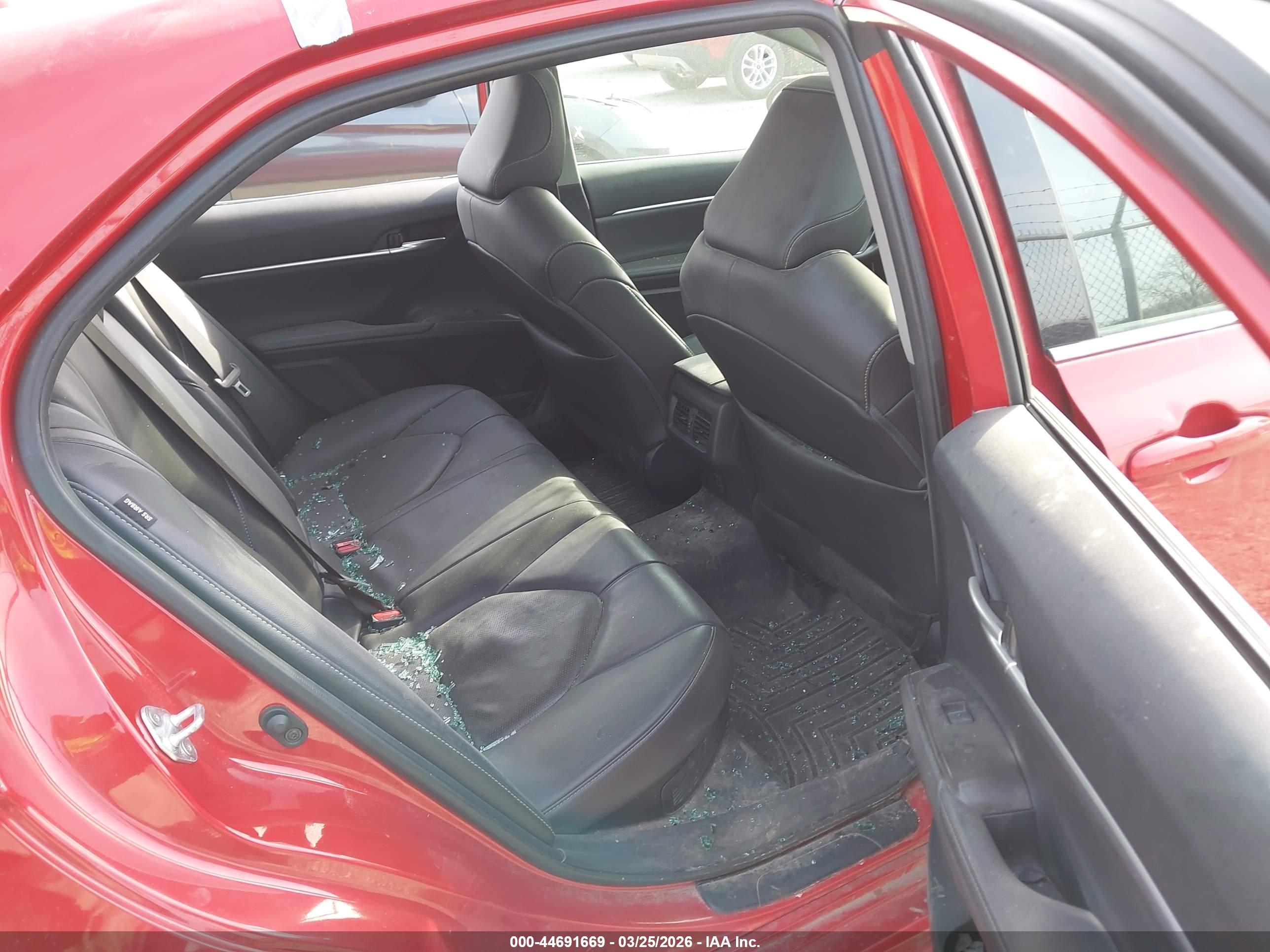 TOYOTA CAMRY image 8