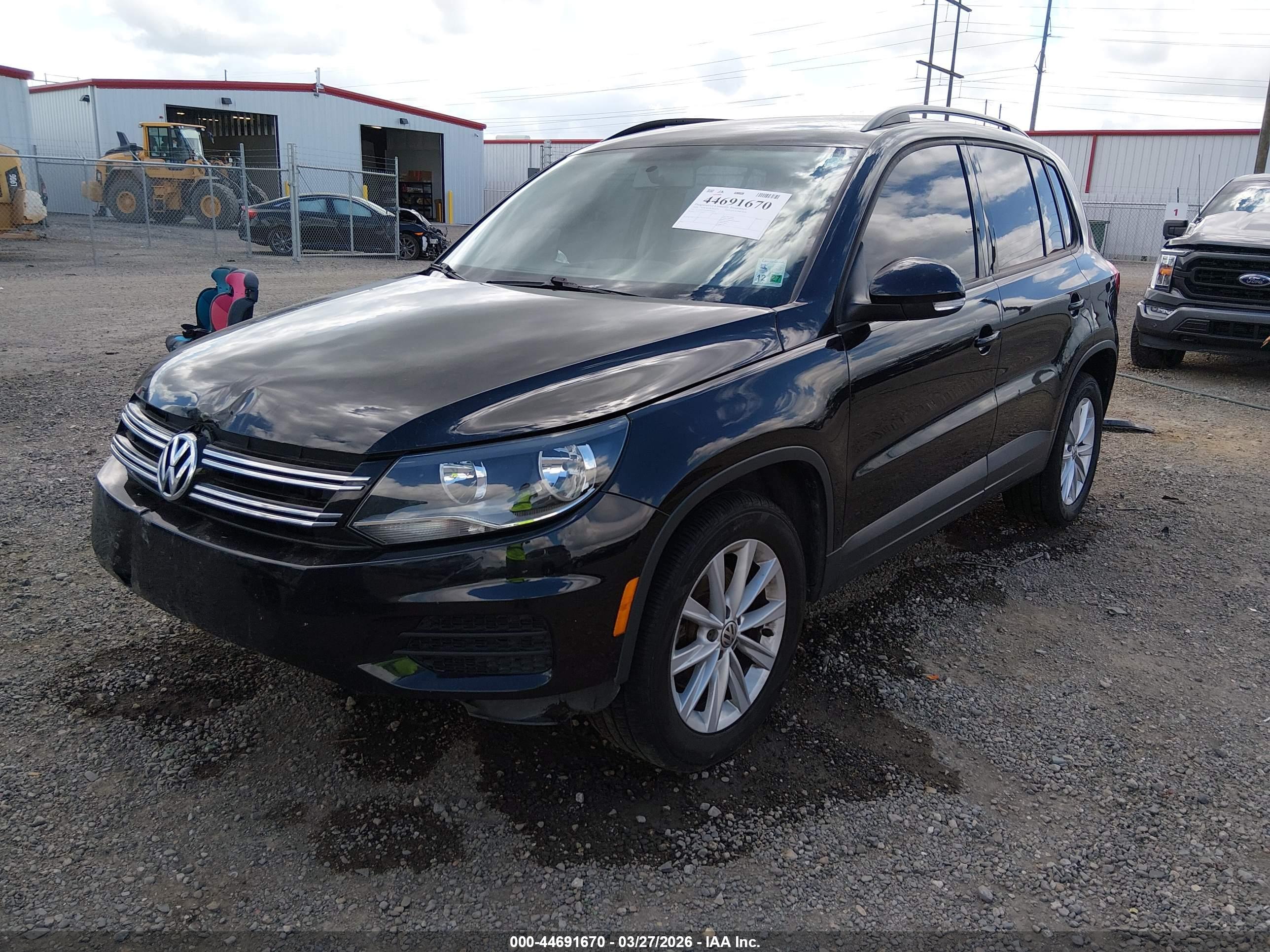 VOLKSWAGEN TIGUAN image 2