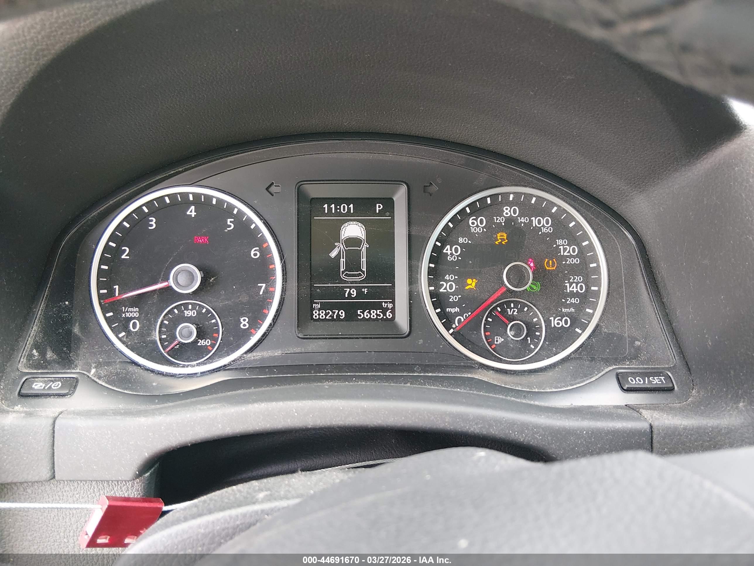VOLKSWAGEN TIGUAN image 7