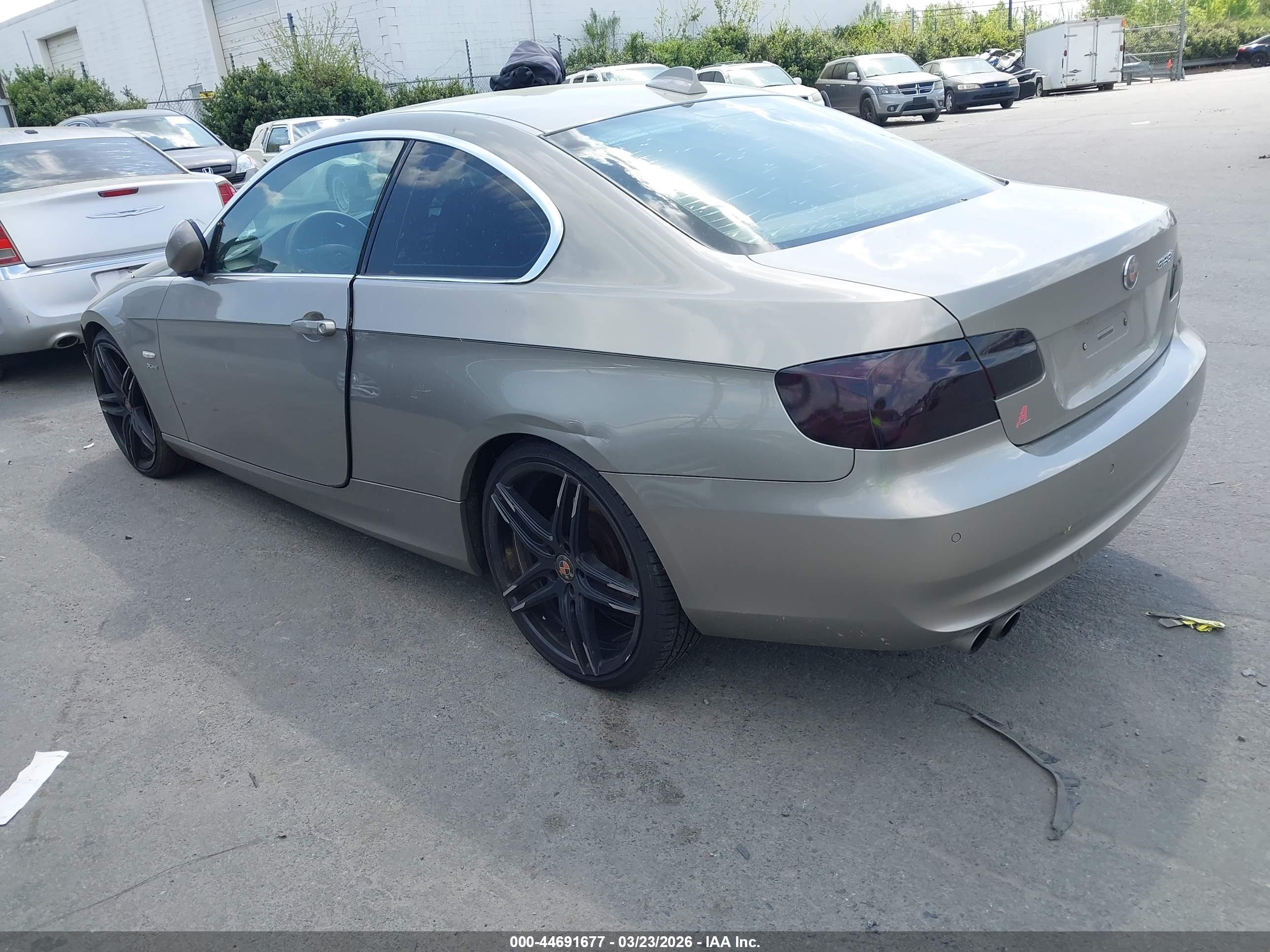 BMW 328I image 3