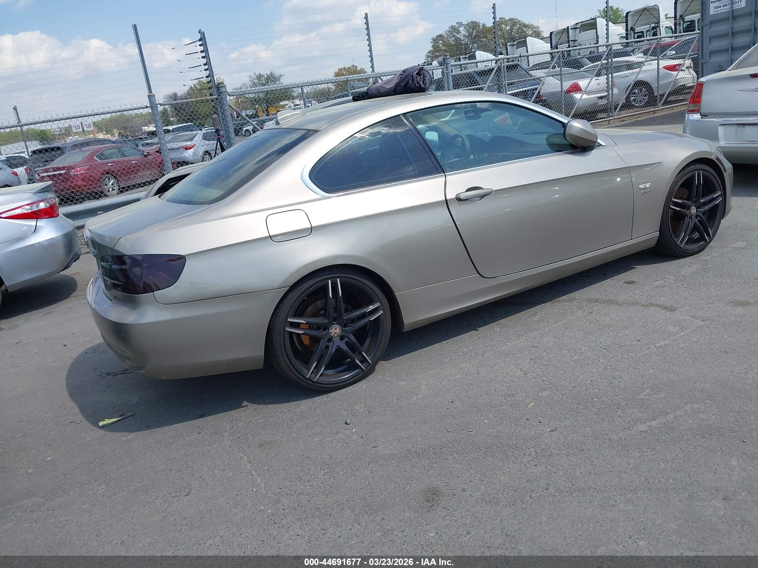 BMW 328I image 4