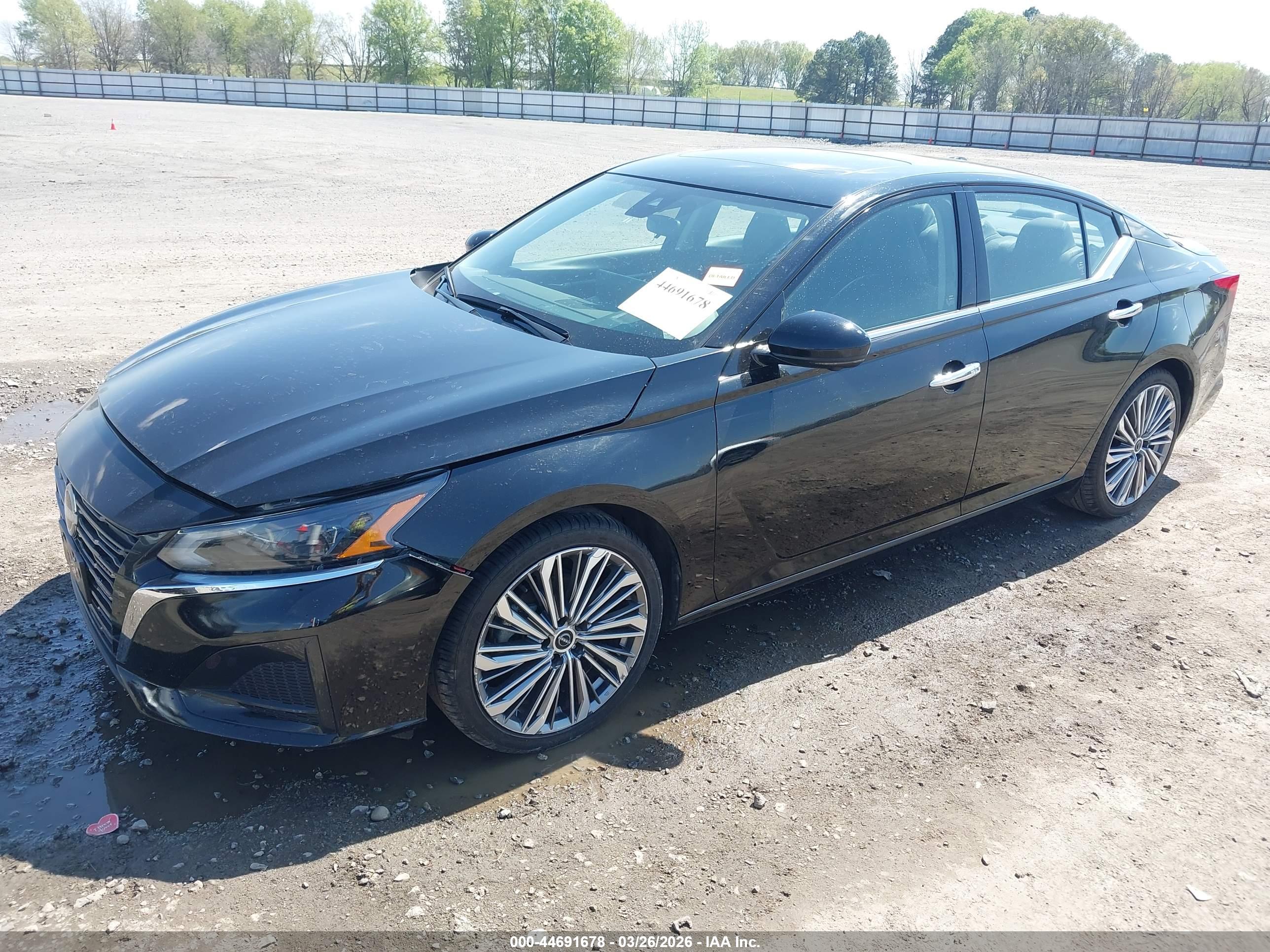NISSAN ALTIMA image 2