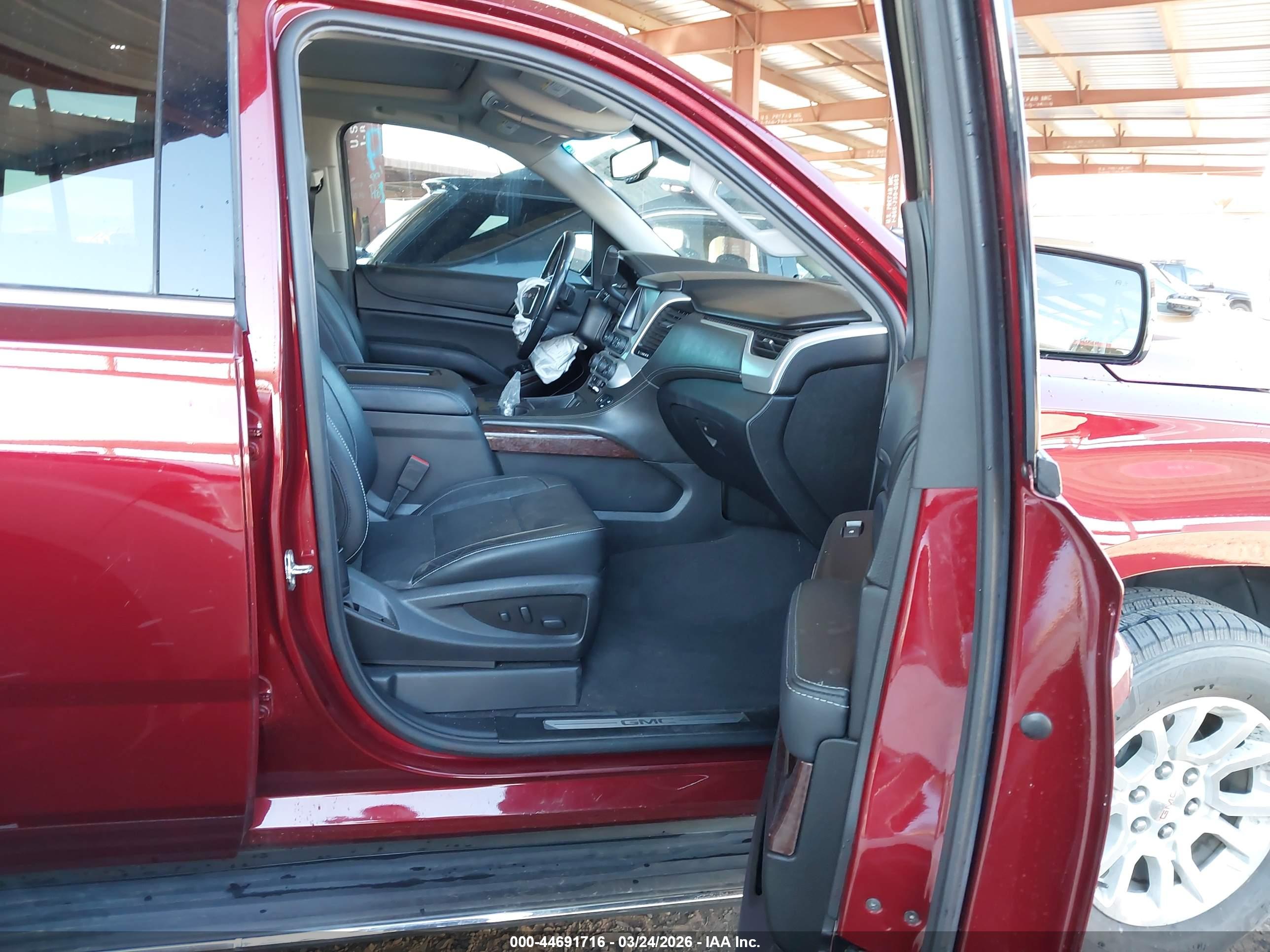 GMC YUKON image 5