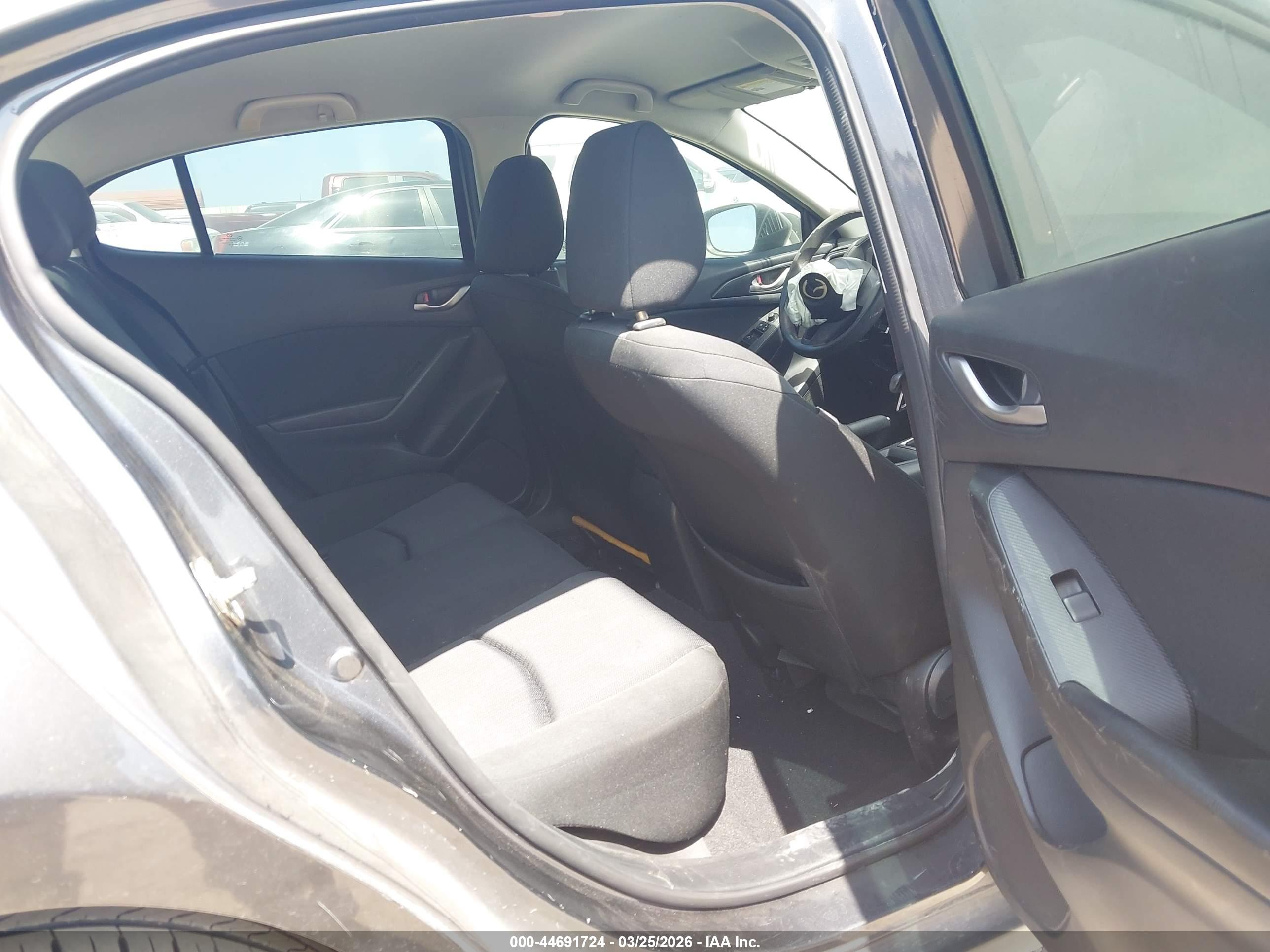 MAZDA MAZDA3 image 8