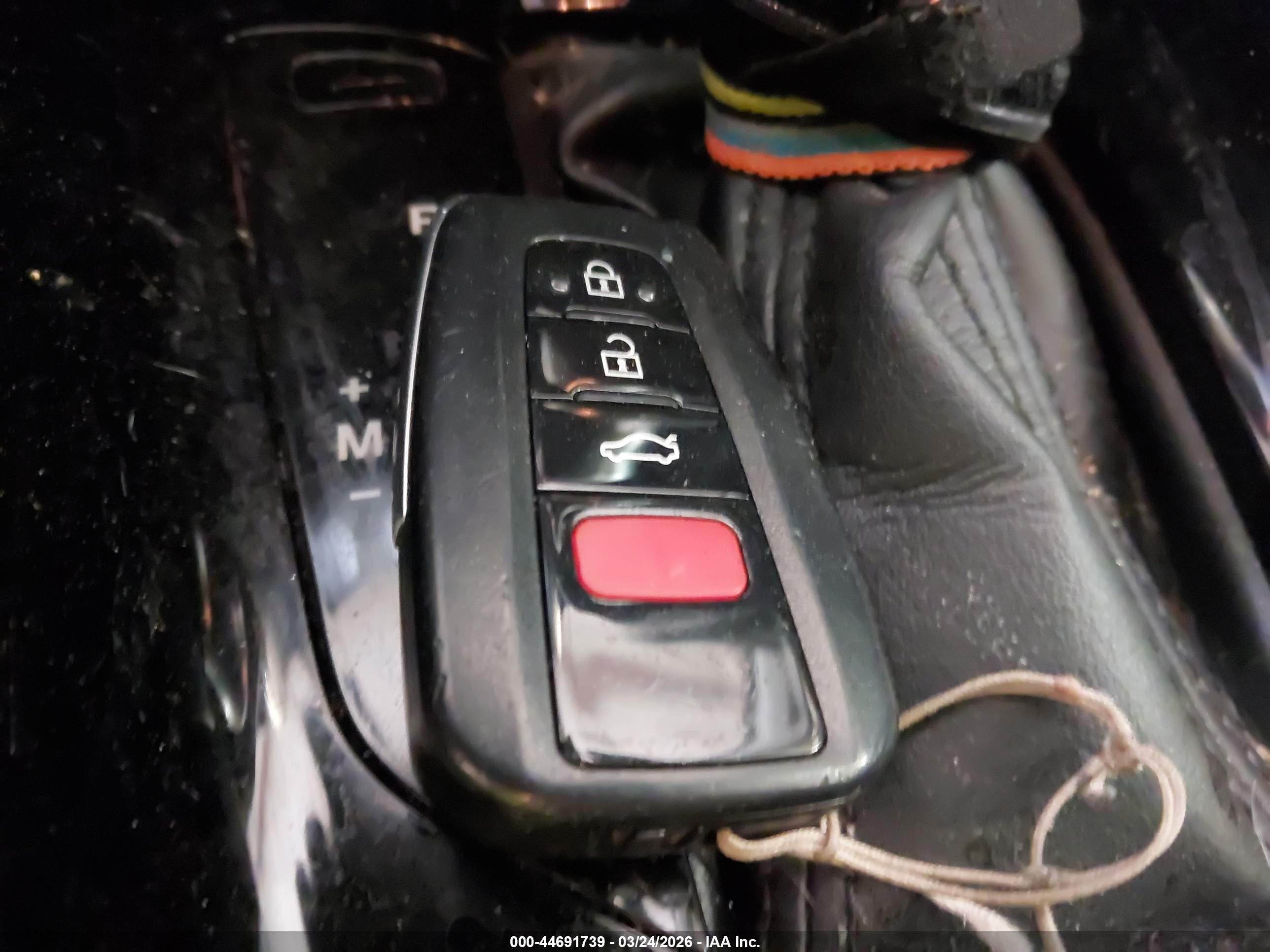 TOYOTA C-HR image 11