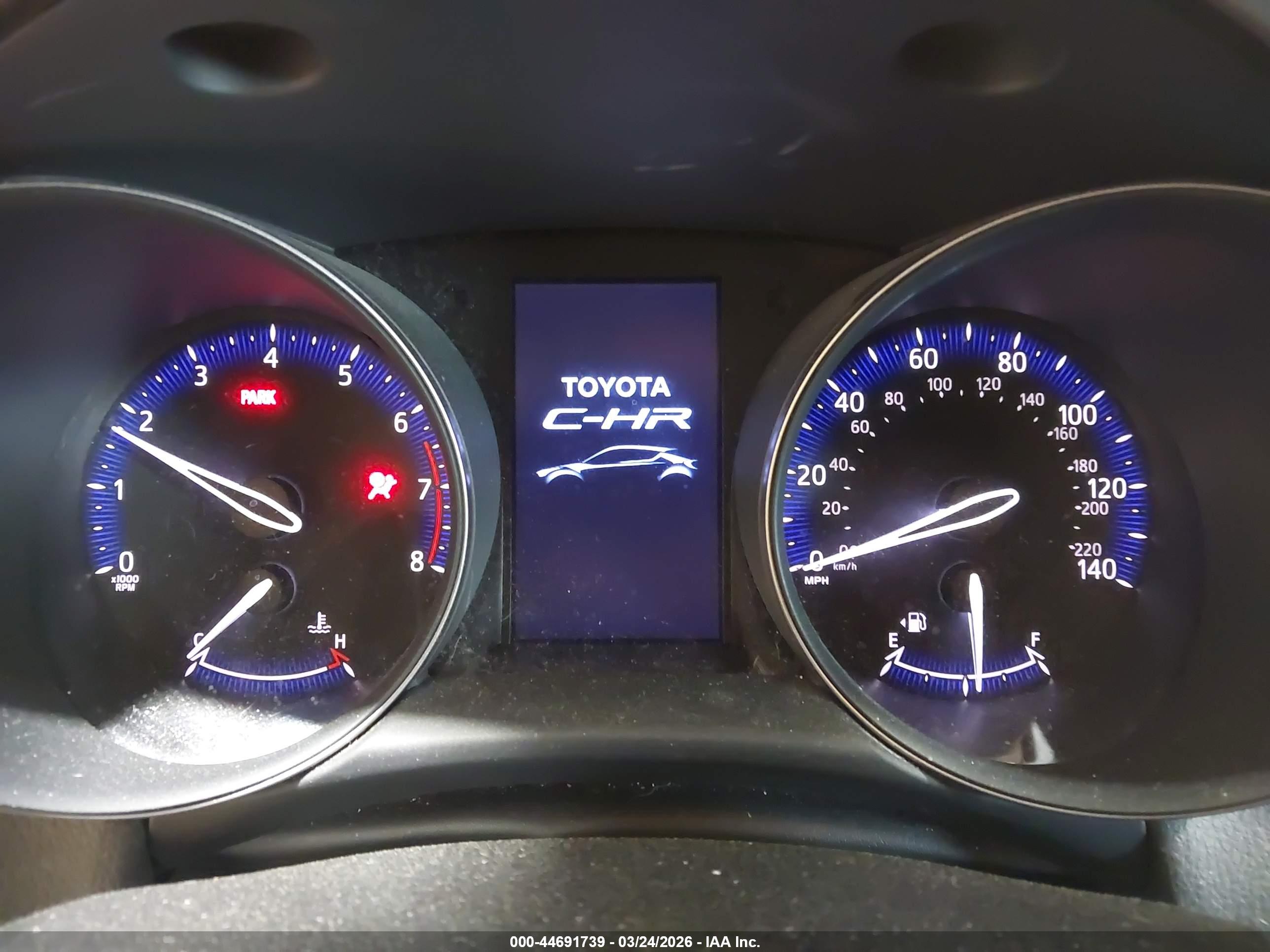 TOYOTA C-HR image 7