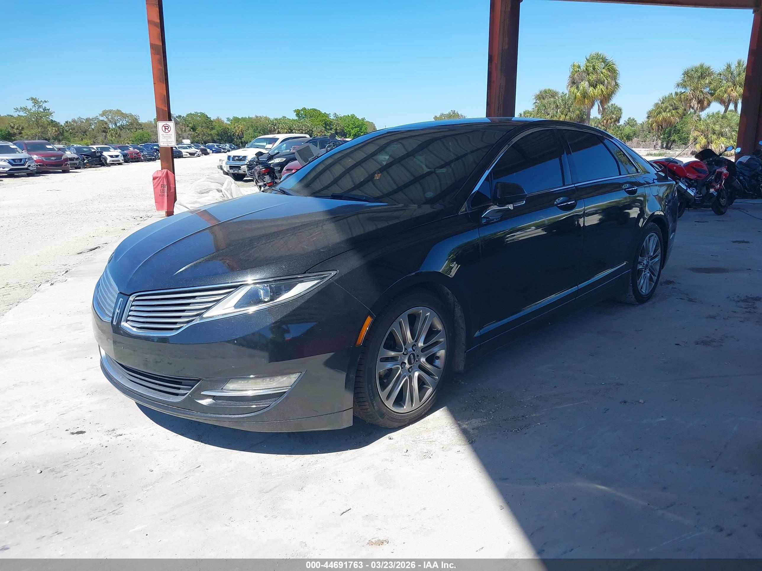 LINCOLN MKZ image 2