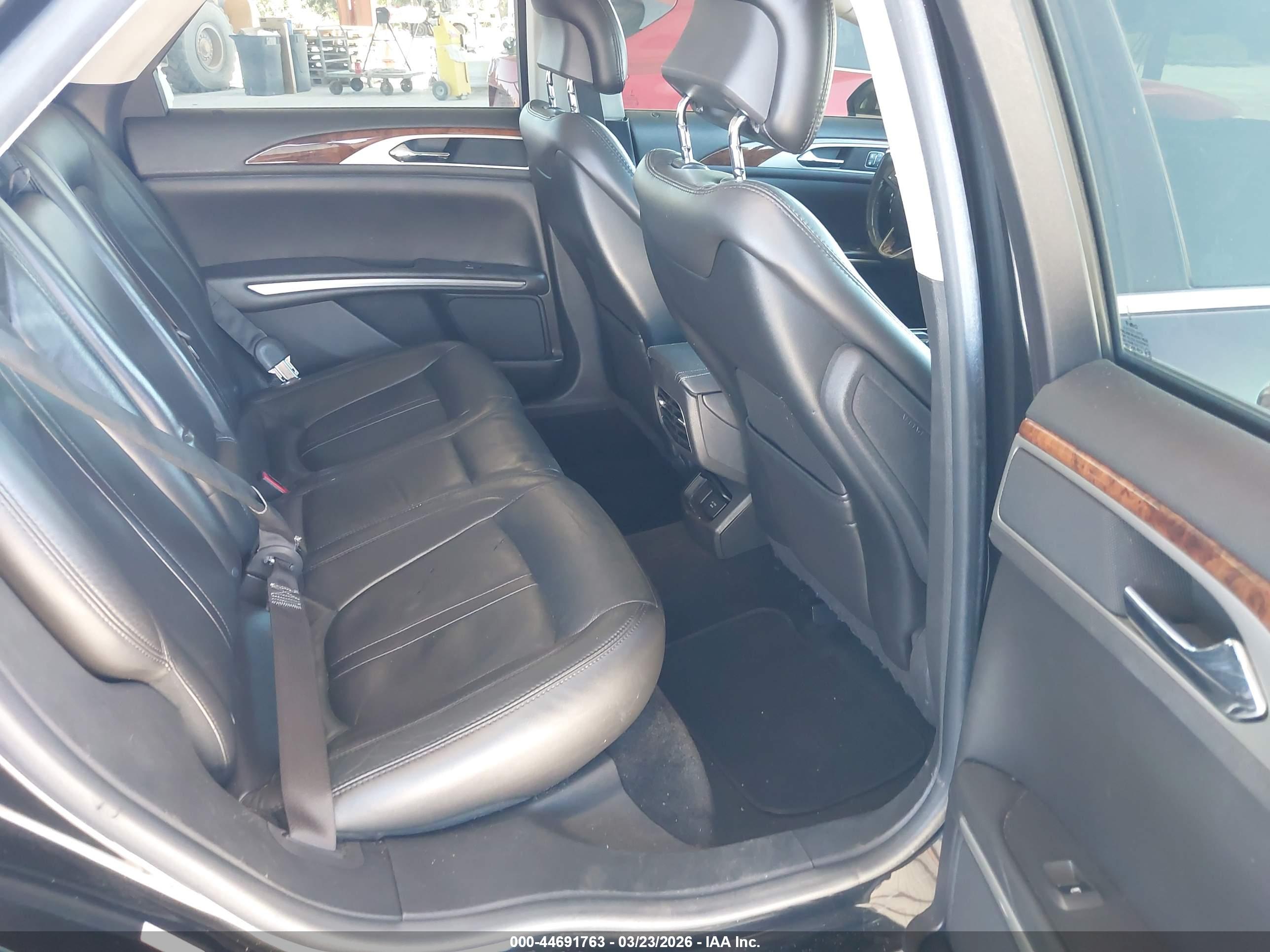 LINCOLN MKZ image 8