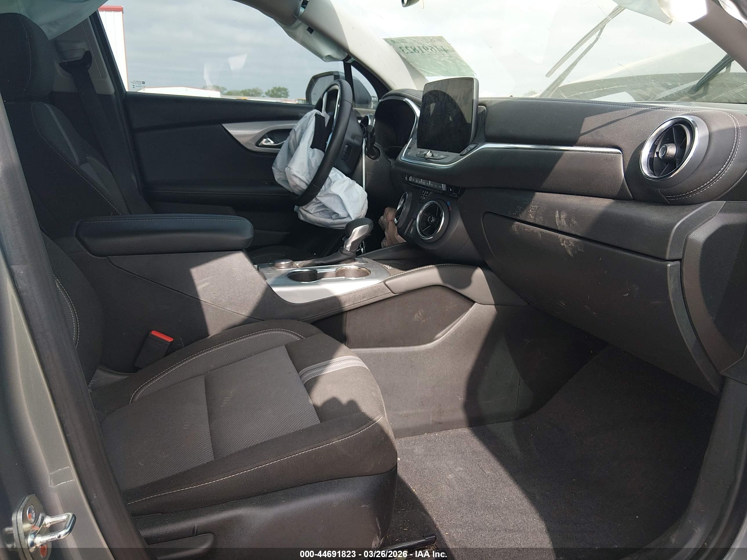CHEVROLET BLAZER image 5