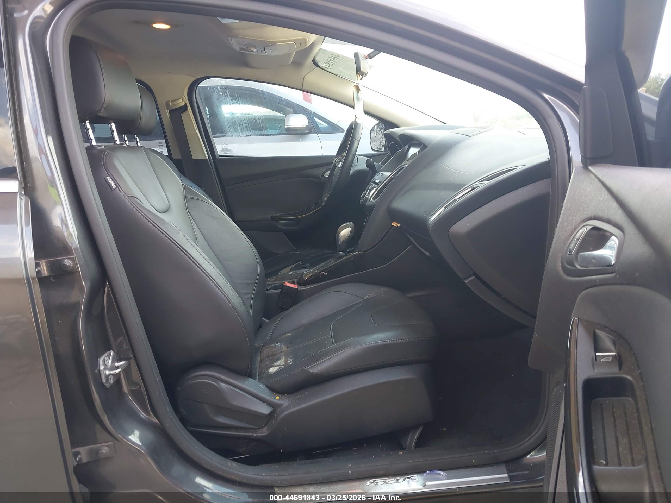 FORD FOCUS image 5