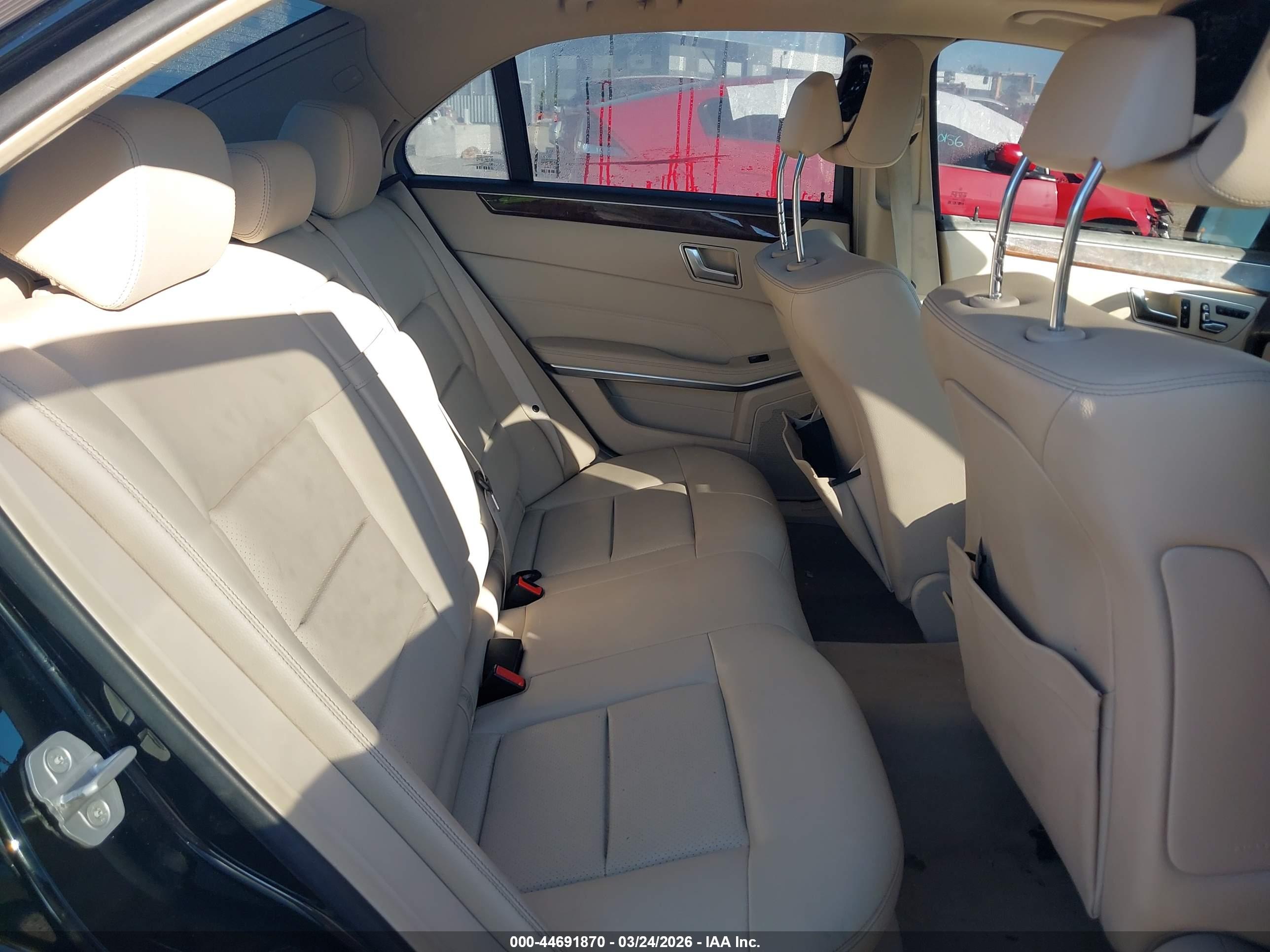 MERCEDES-BENZ E image 8