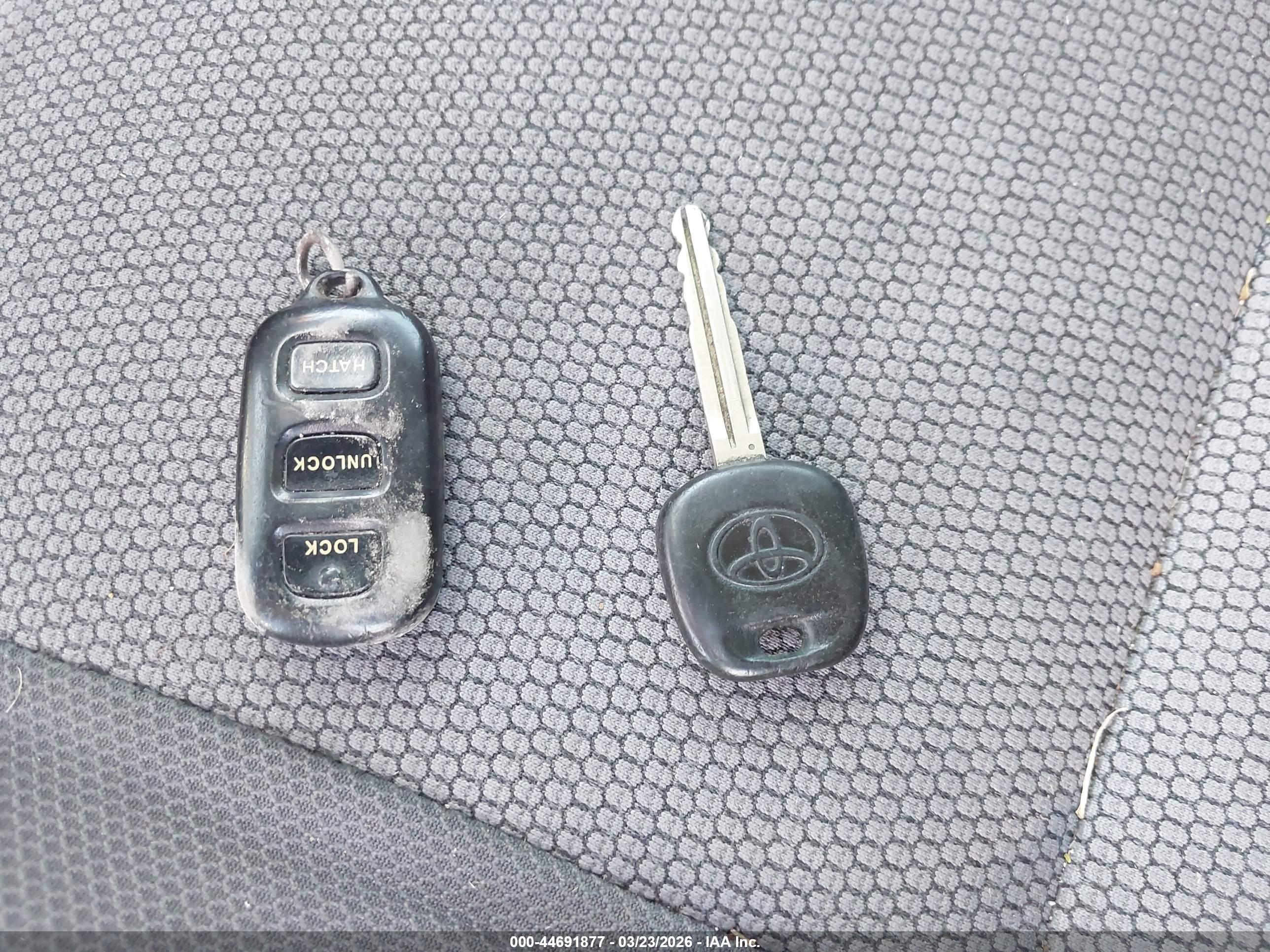 TOYOTA MATRIX image 11