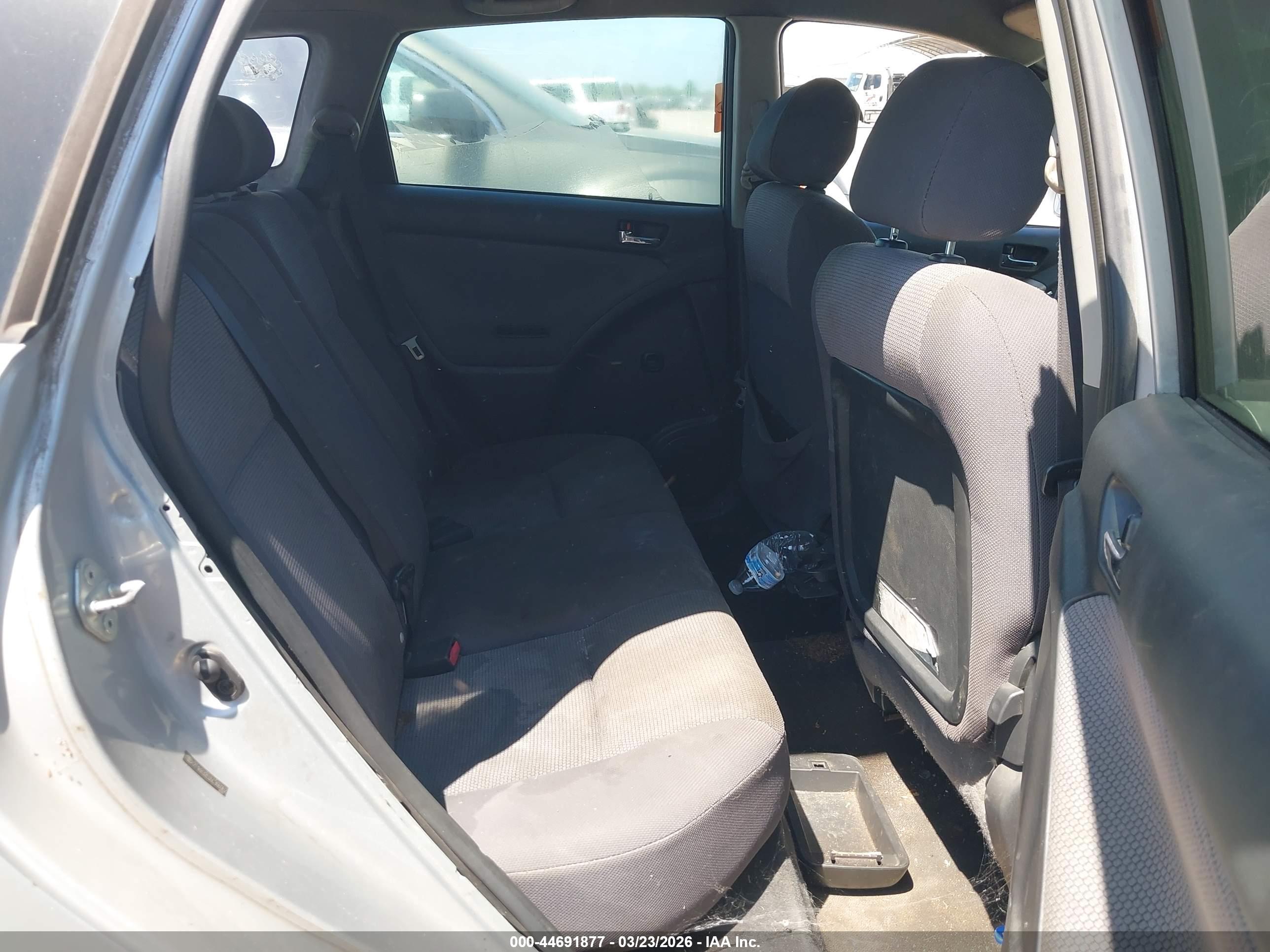 TOYOTA MATRIX image 8