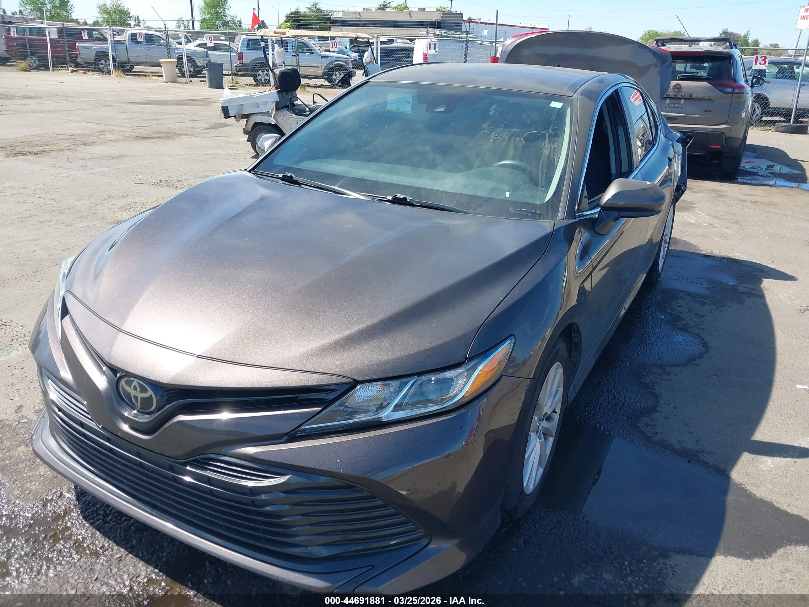 TOYOTA CAMRY image 2