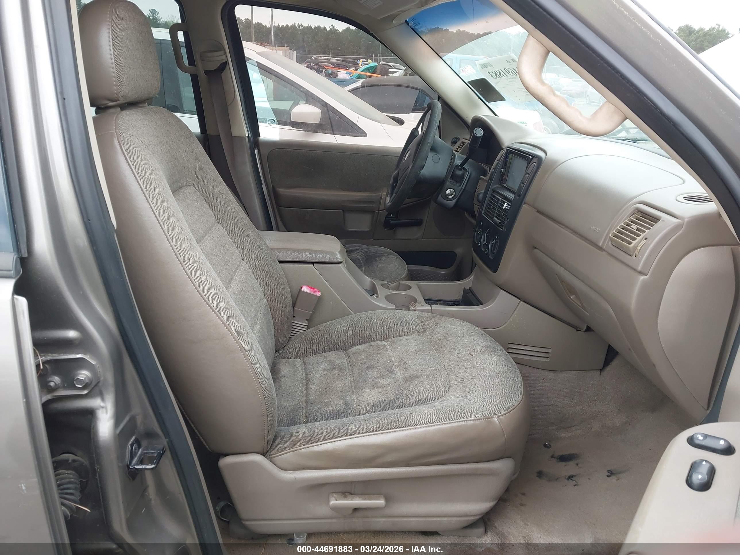 FORD EXPLORER image 5