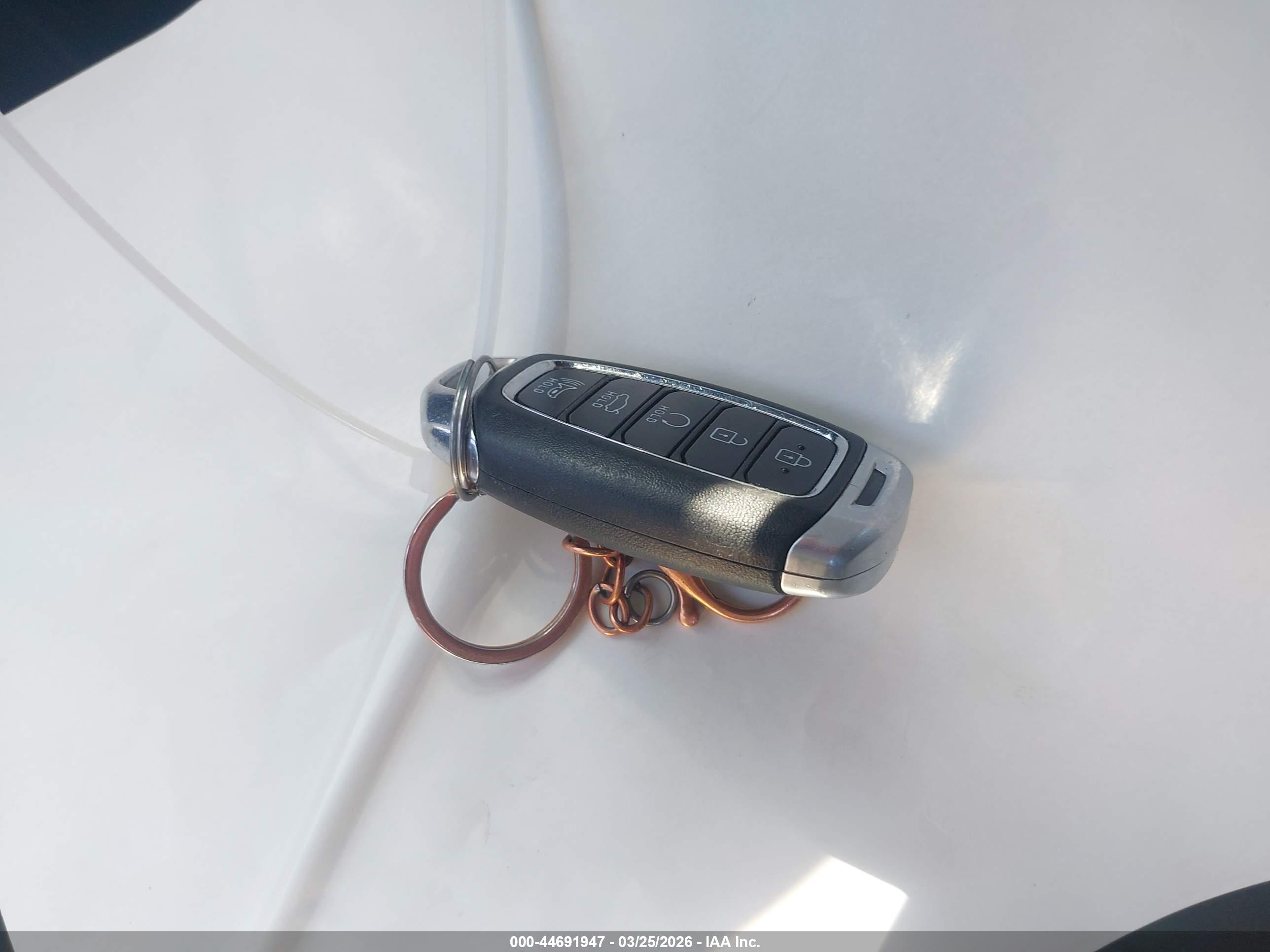 HYUNDAI ELANTRA image 11
