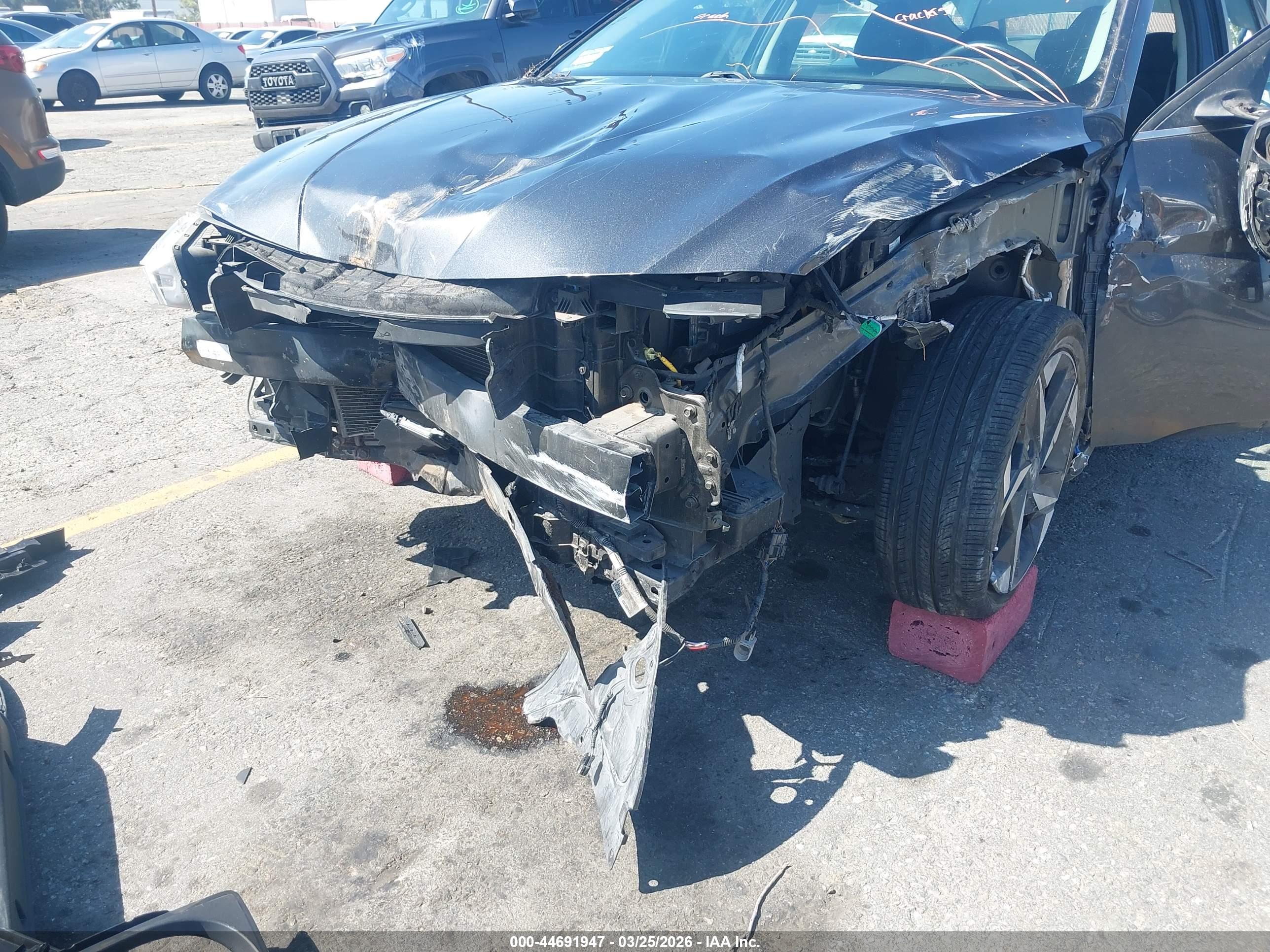 HYUNDAI ELANTRA image 6