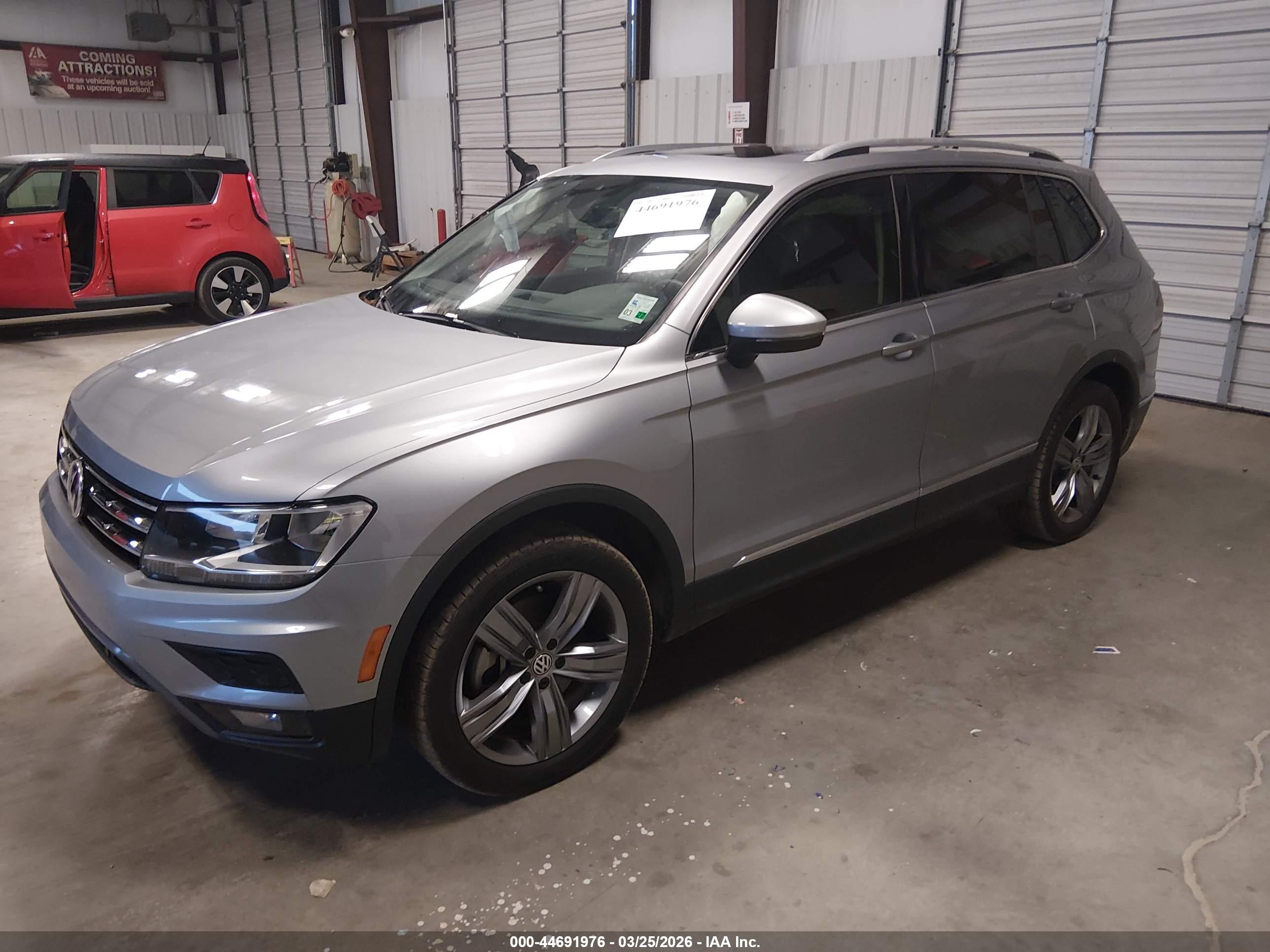 VOLKSWAGEN TIGUAN image 2