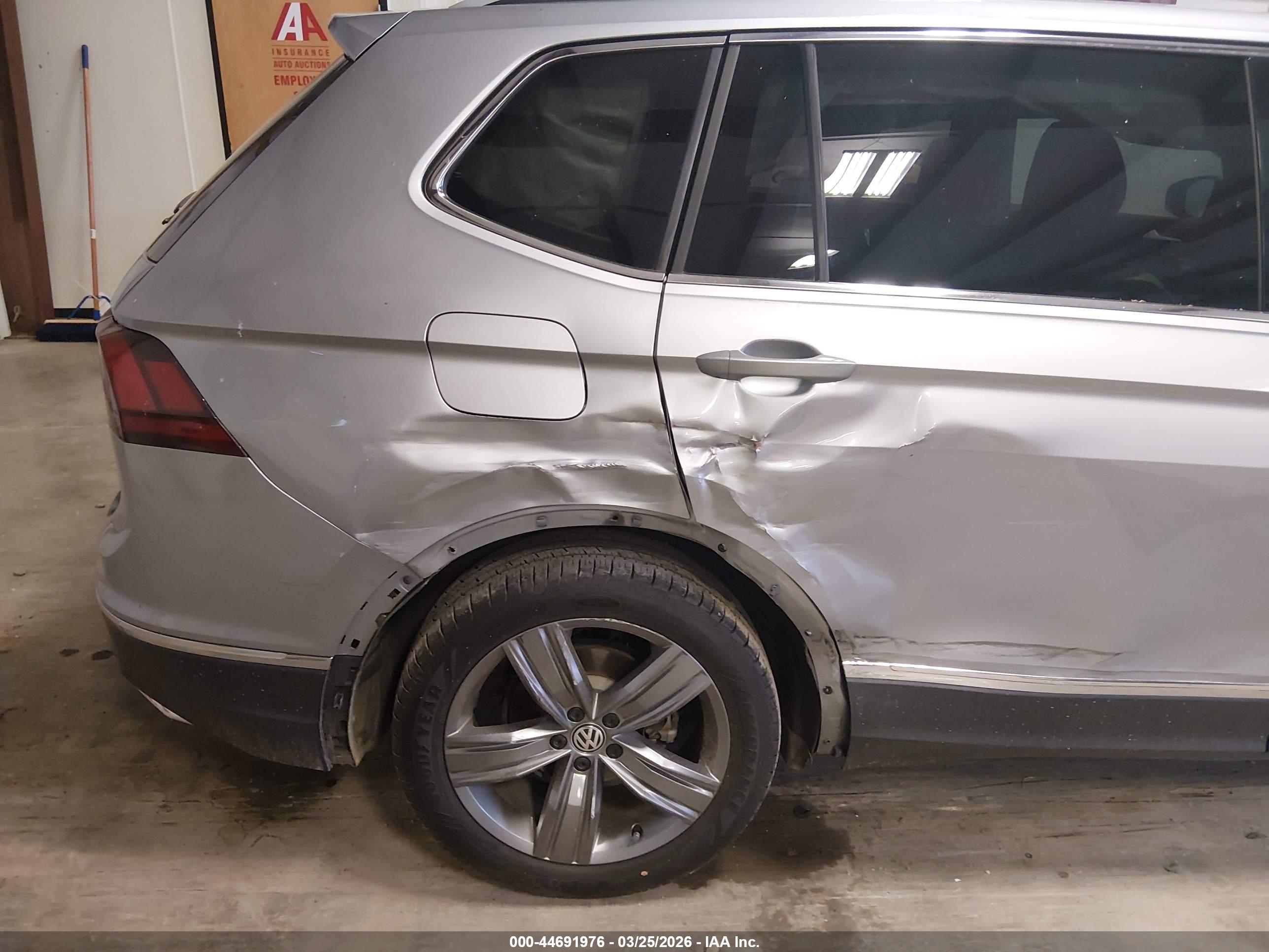 VOLKSWAGEN TIGUAN image 6