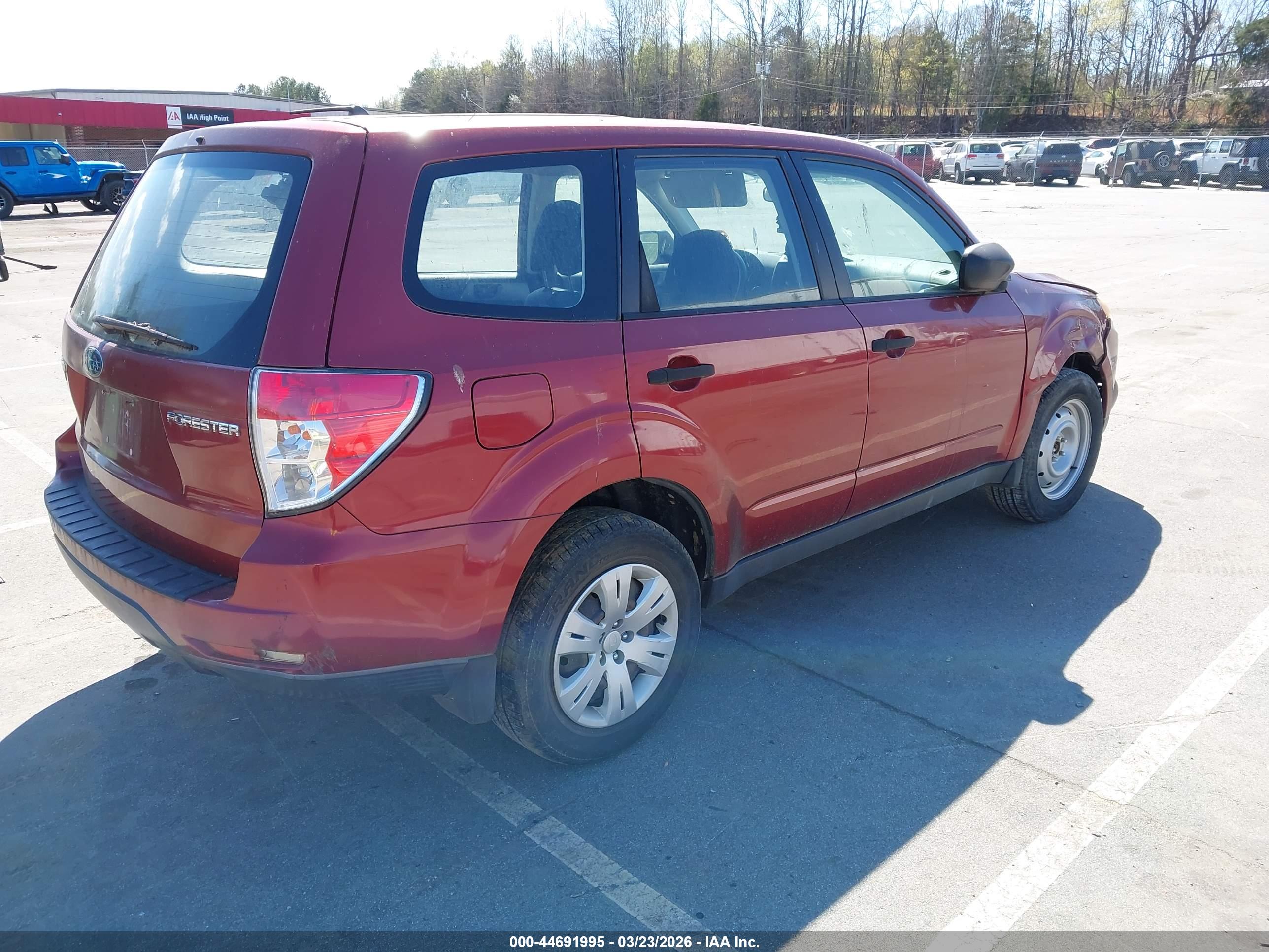SUBARU FORESTER image 4