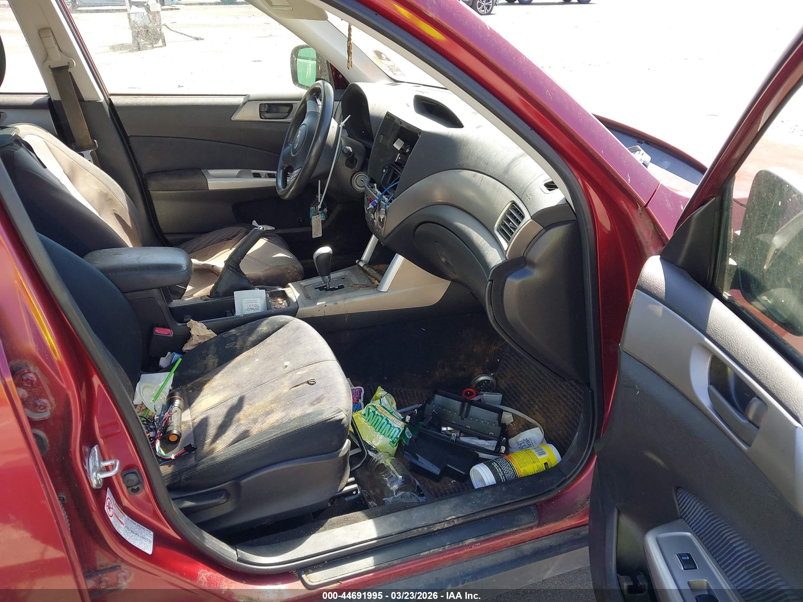 SUBARU FORESTER image 5