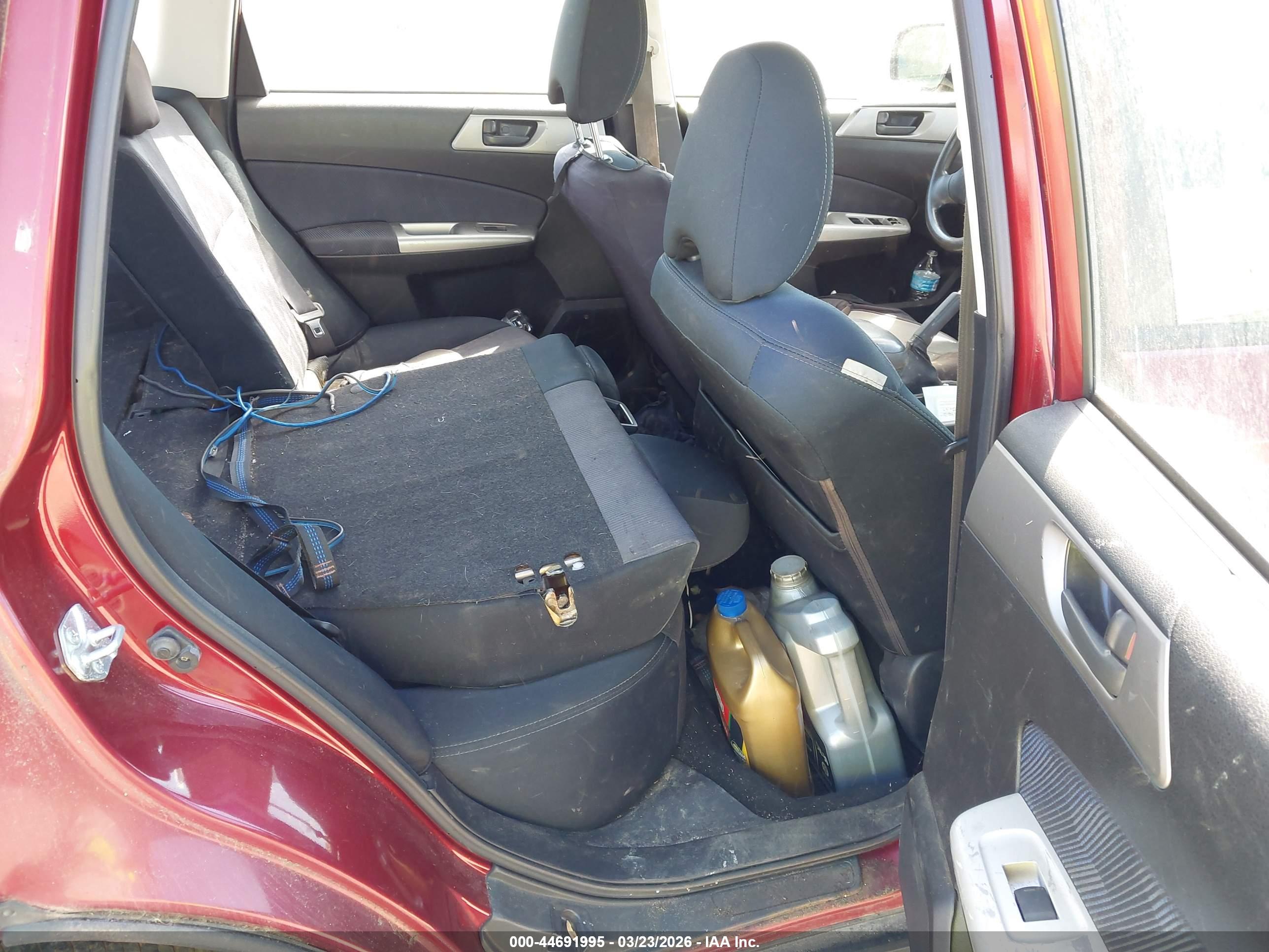 SUBARU FORESTER image 8