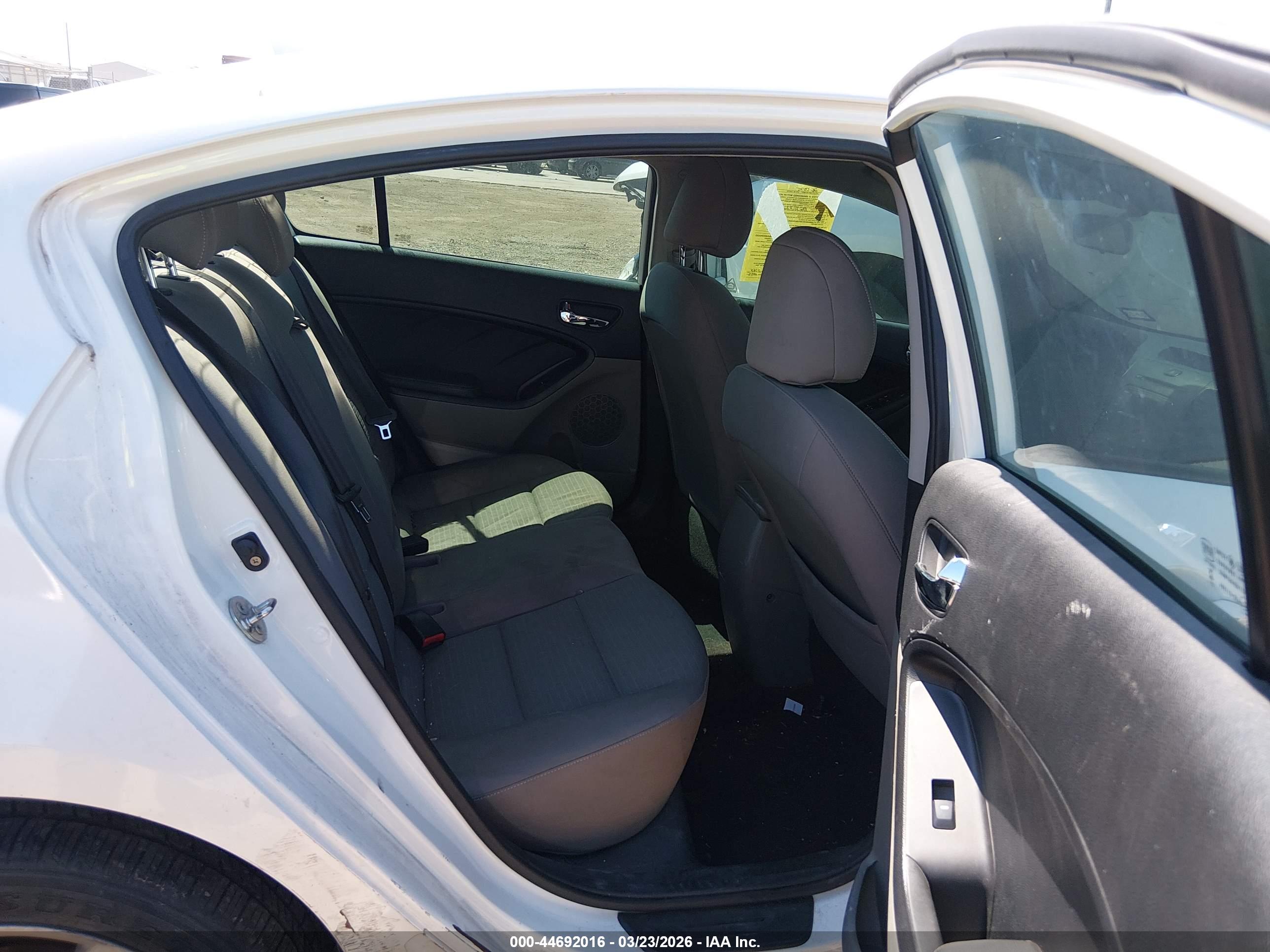 KIA FORTE image 8