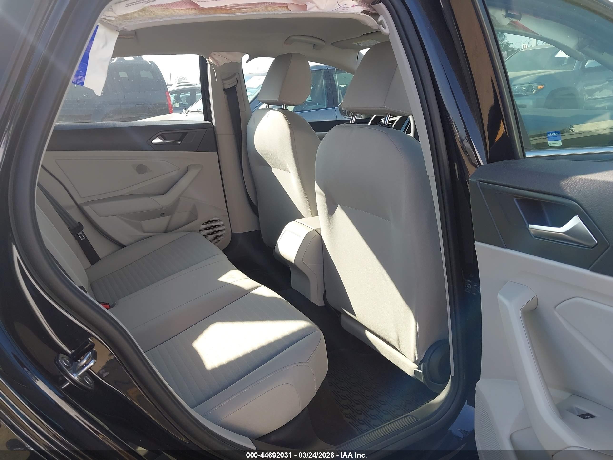 VOLKSWAGEN JETTA image 8