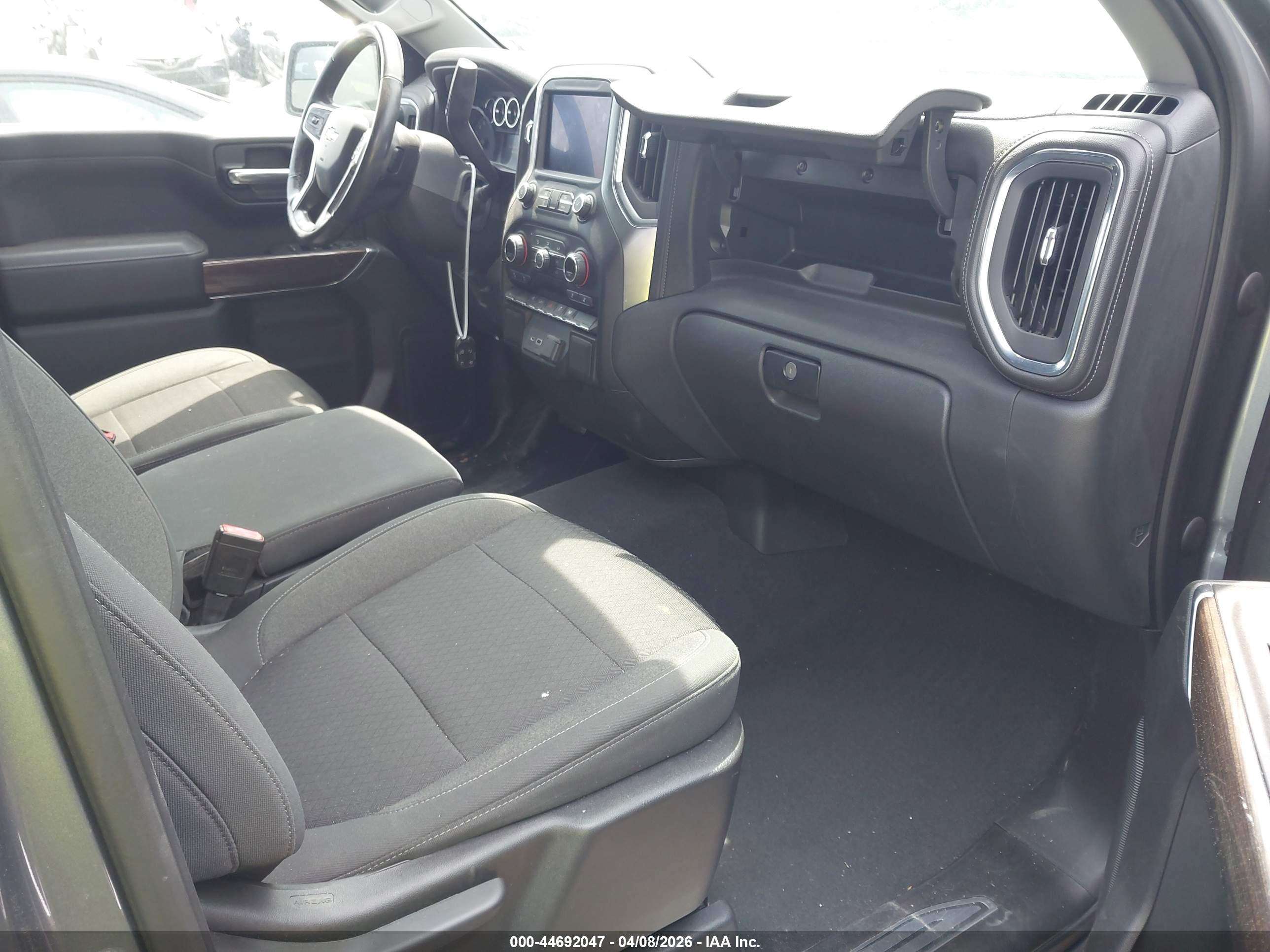 CHEVROLET SILVERADO image 5