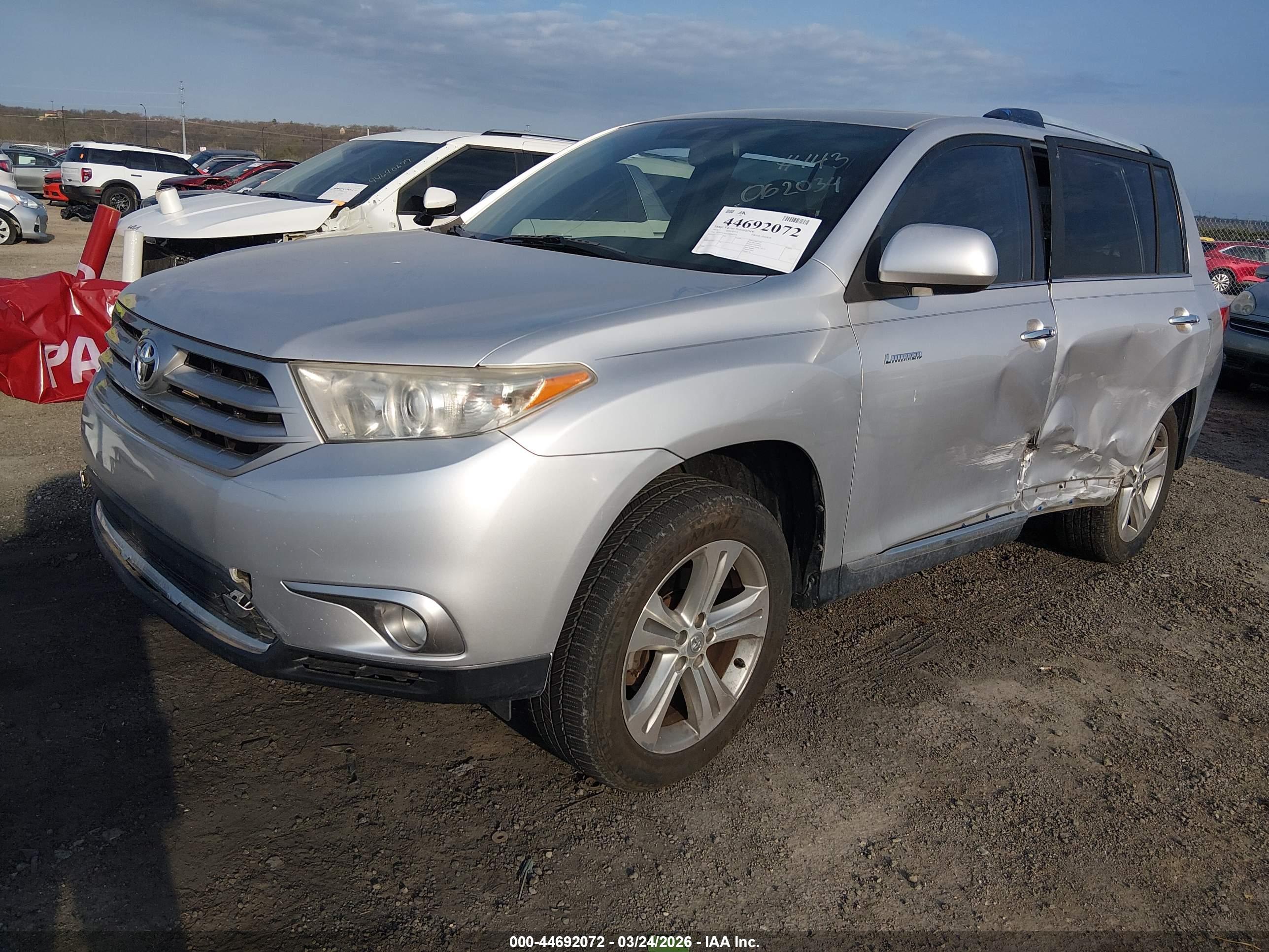 TOYOTA HIGHLANDER image 2