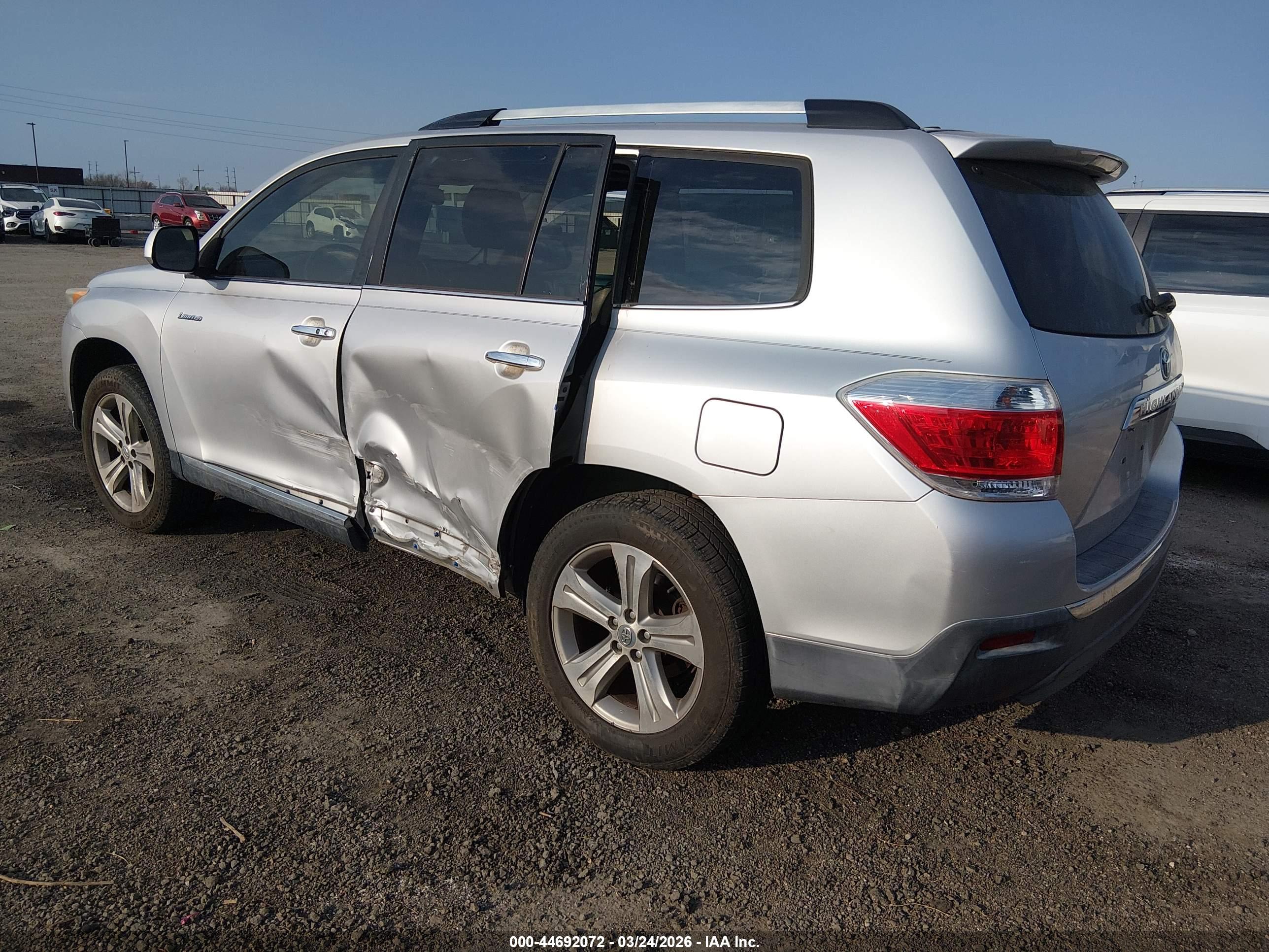 TOYOTA HIGHLANDER image 3