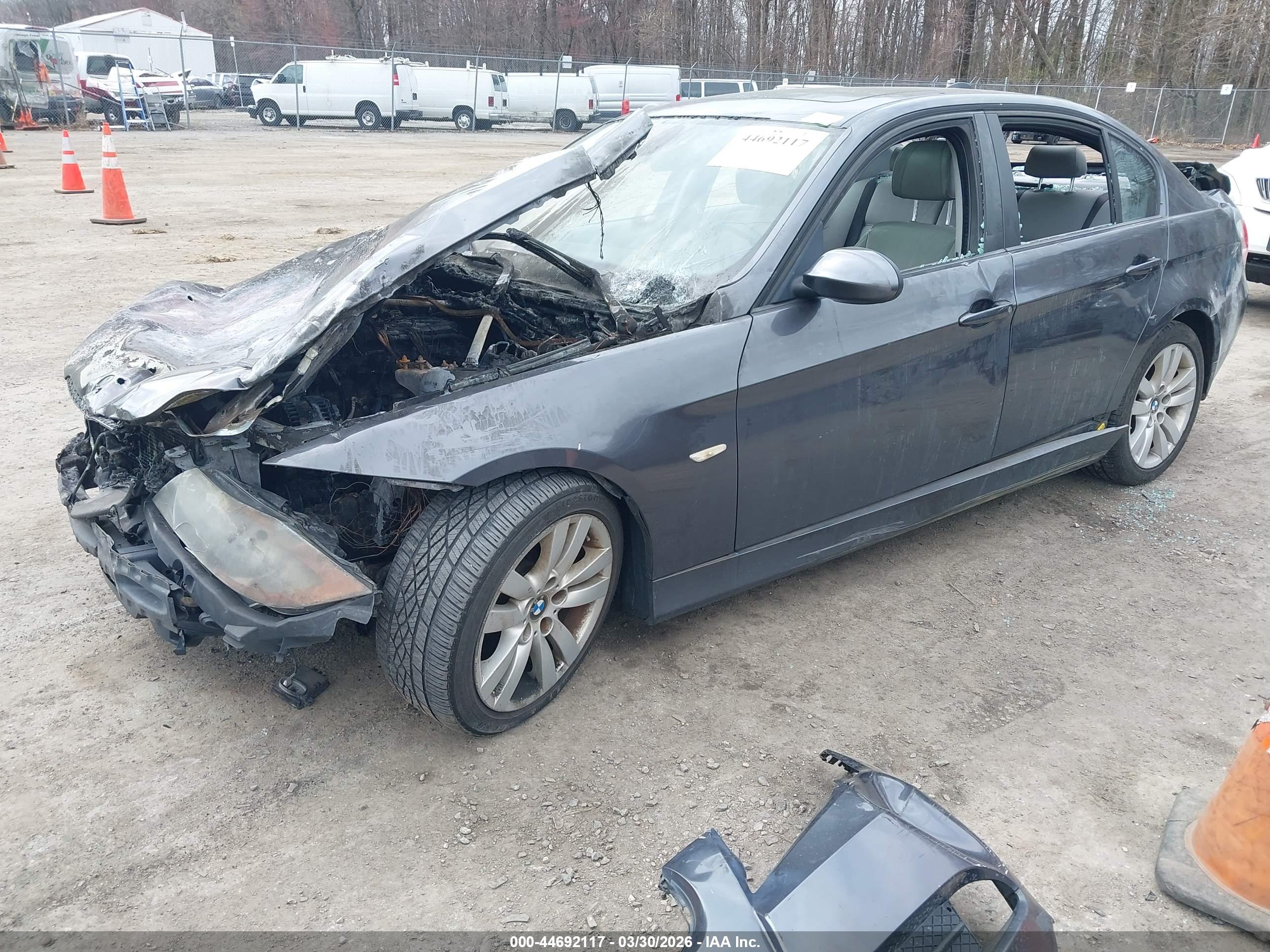 BMW 328I image 2