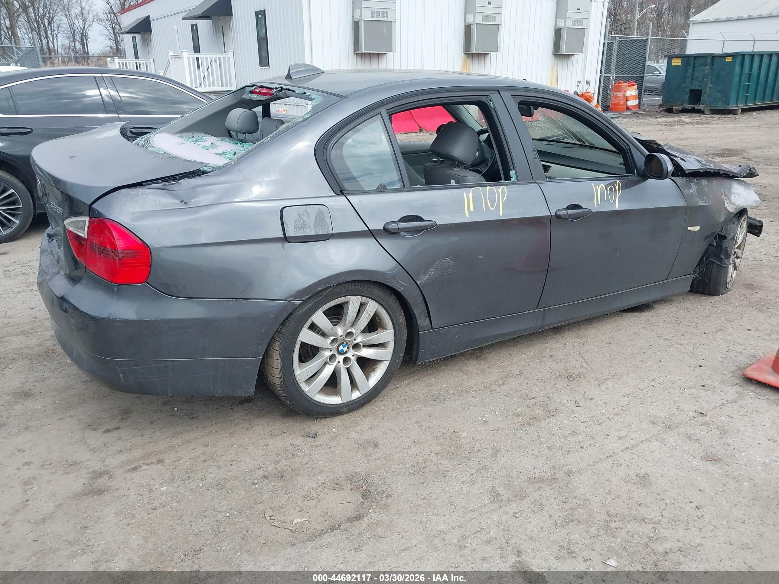 BMW 328I image 4